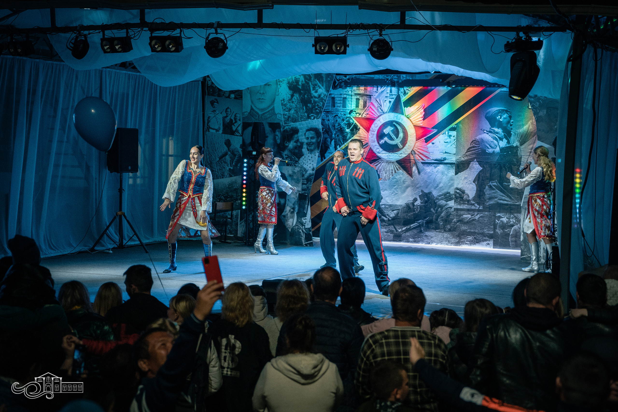 Бессмертный полк в Новотитаровской. Новотитаровский Дом культуры