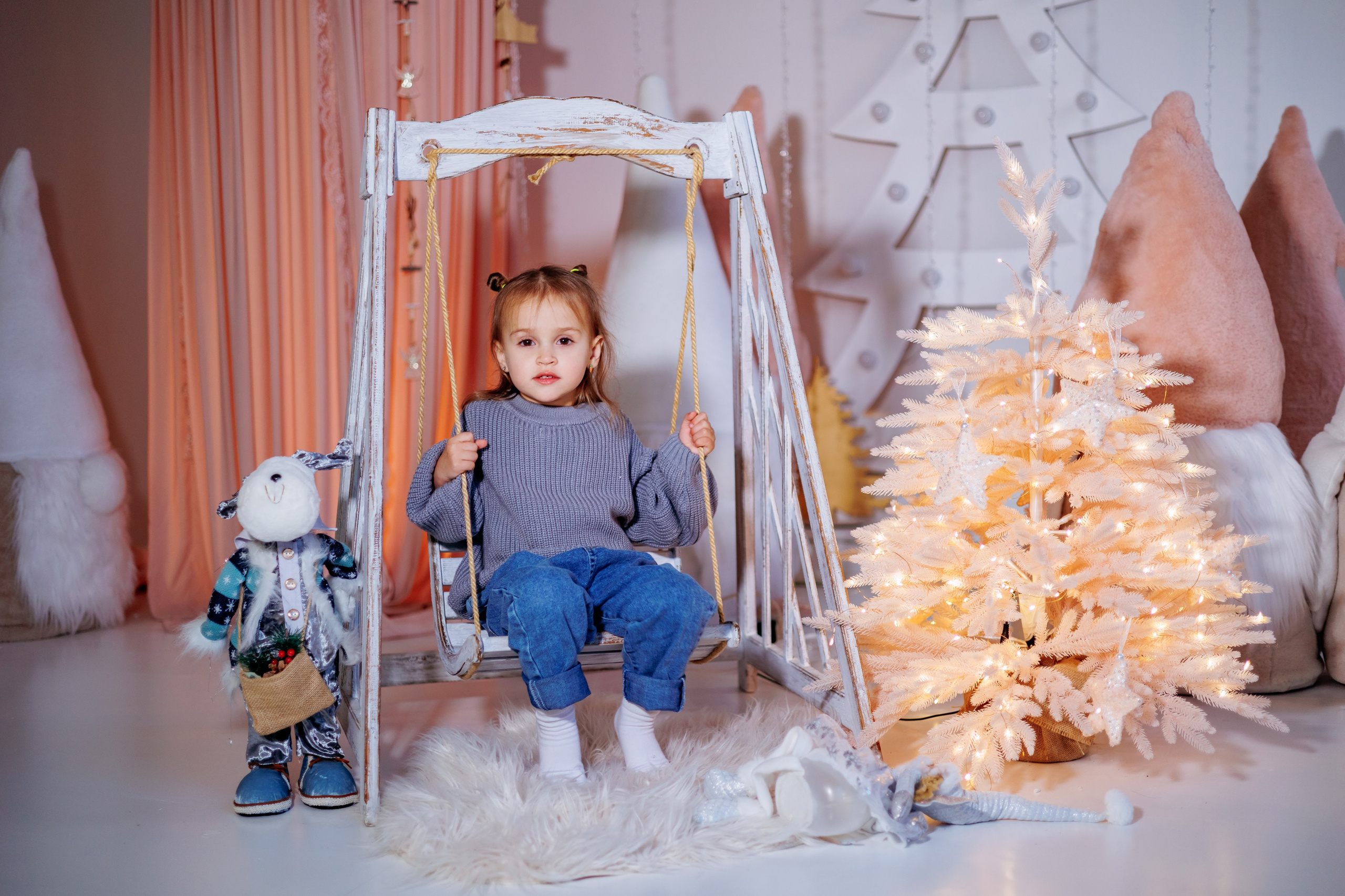 Дарья с детками Новый год25. Свадебный и семейный фотограф в Армавире