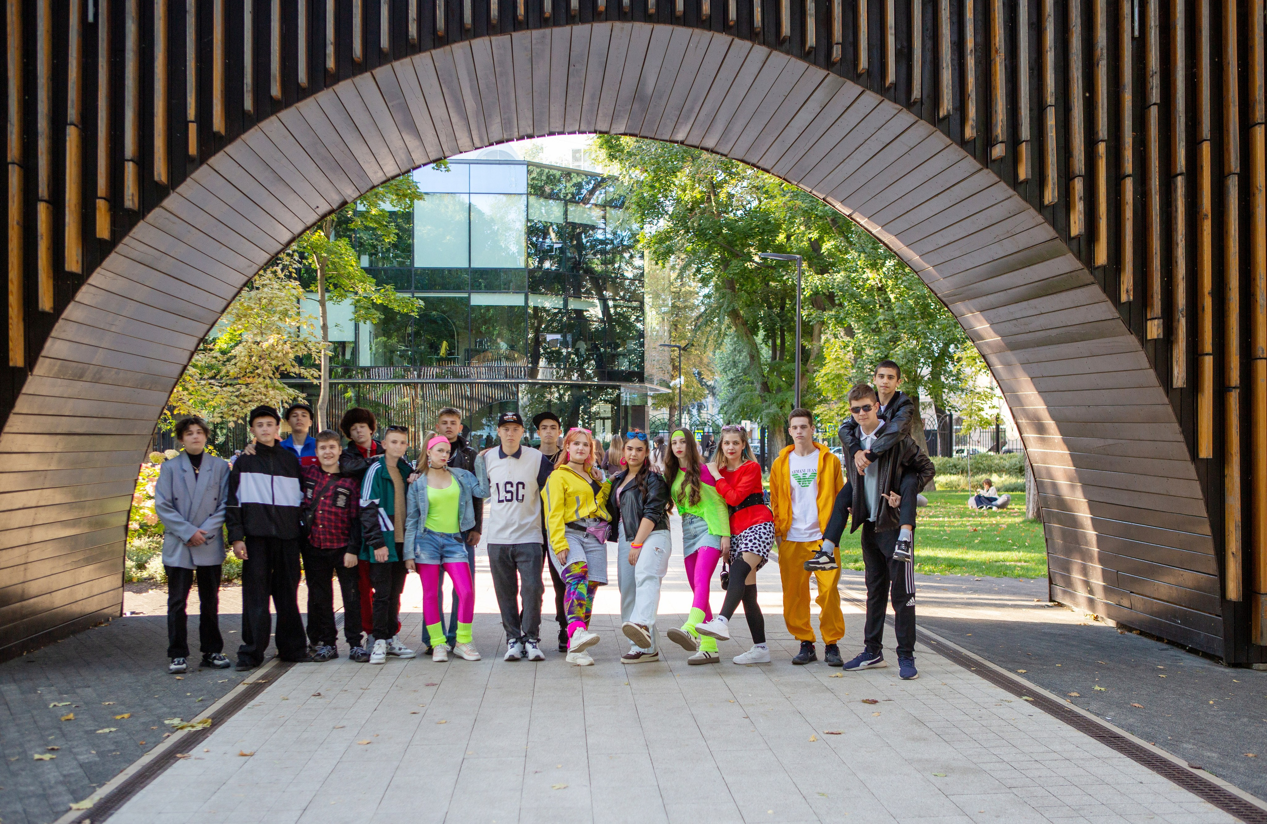 Курбатовская СОШ — в стиле 90-х парк Орленок. Выпускные альбомы Воронеж от Веры Соколовой