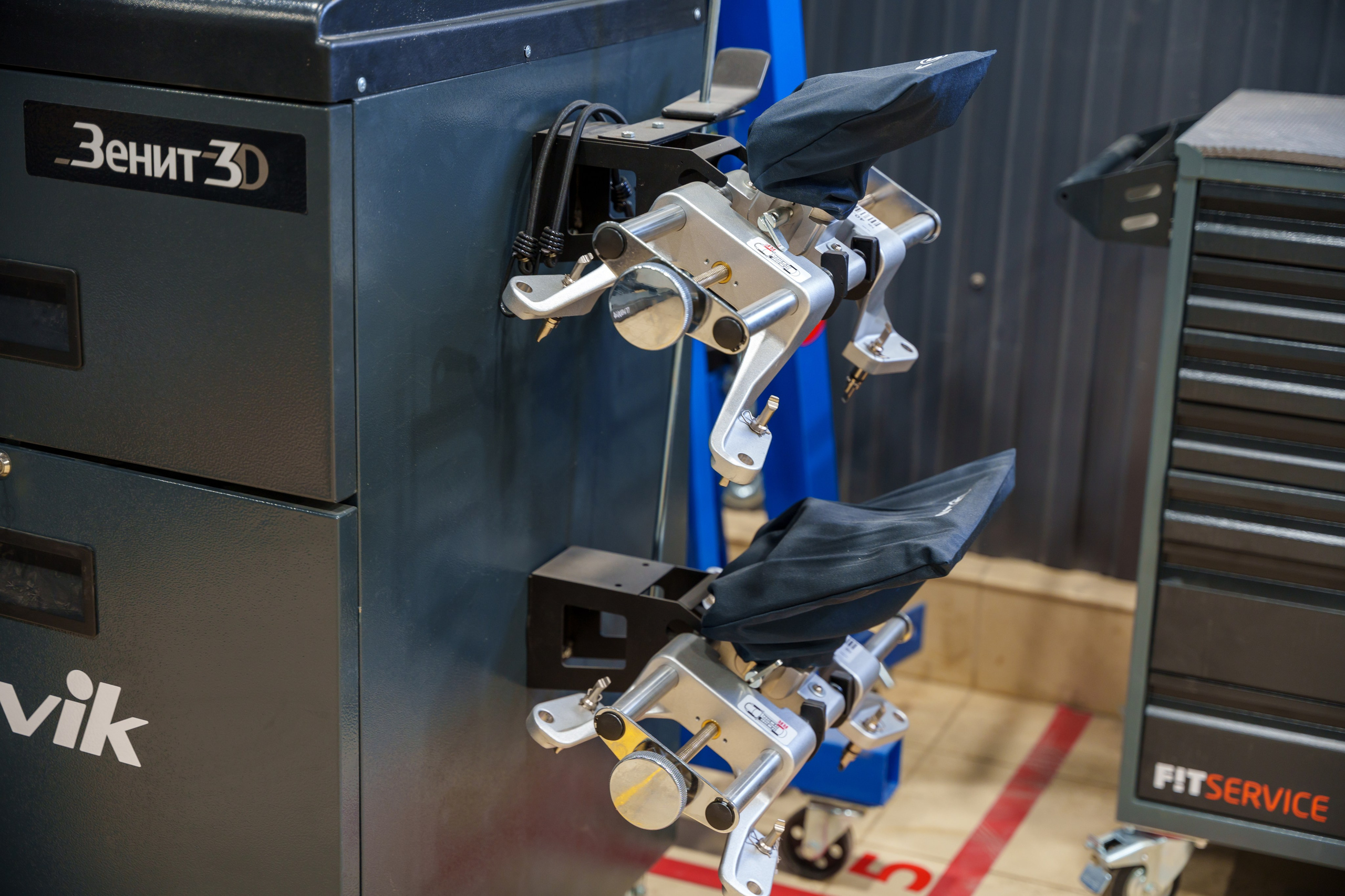 Интерьерная фотосъемка автосервиса Fit Service в Краснодаре — Профессиональная фотосъемка интерьера техцентра в Краснодаресеть СТО. Шедевры для Вас! Фотограф и Видеограф в Краснодаре Пахиев Руслан