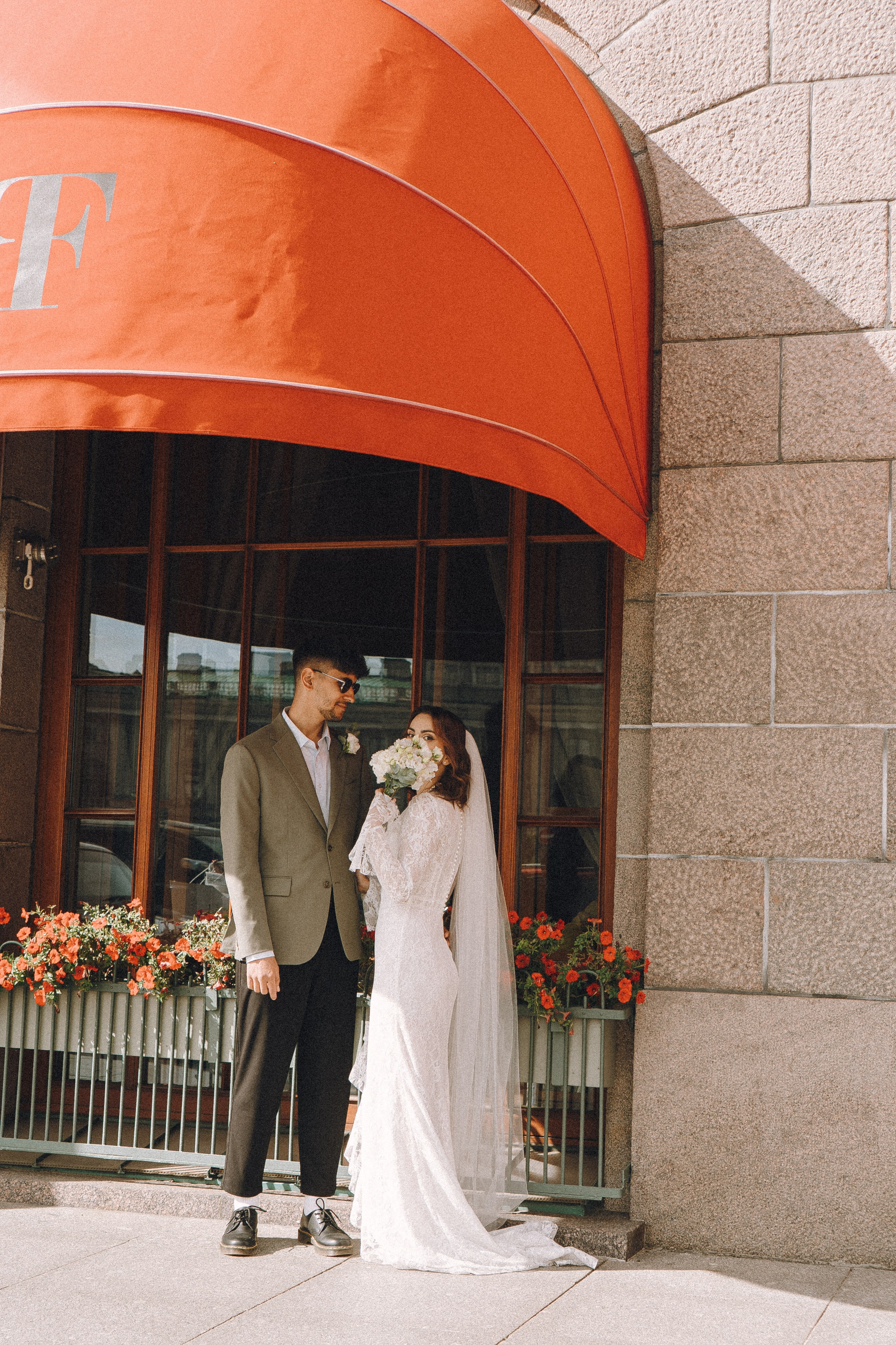 СВАДЕБНАЯ ПРОГУЛКА ВОЗЕ ИСАИКЕВСКОГО СОБОРА АСТОРИИ И ЗАКОНОДАЛЕТНОГО СОБРАНИЯ. Профессиональный фотограф, Санкт-Петербург — Виктория Богомолова