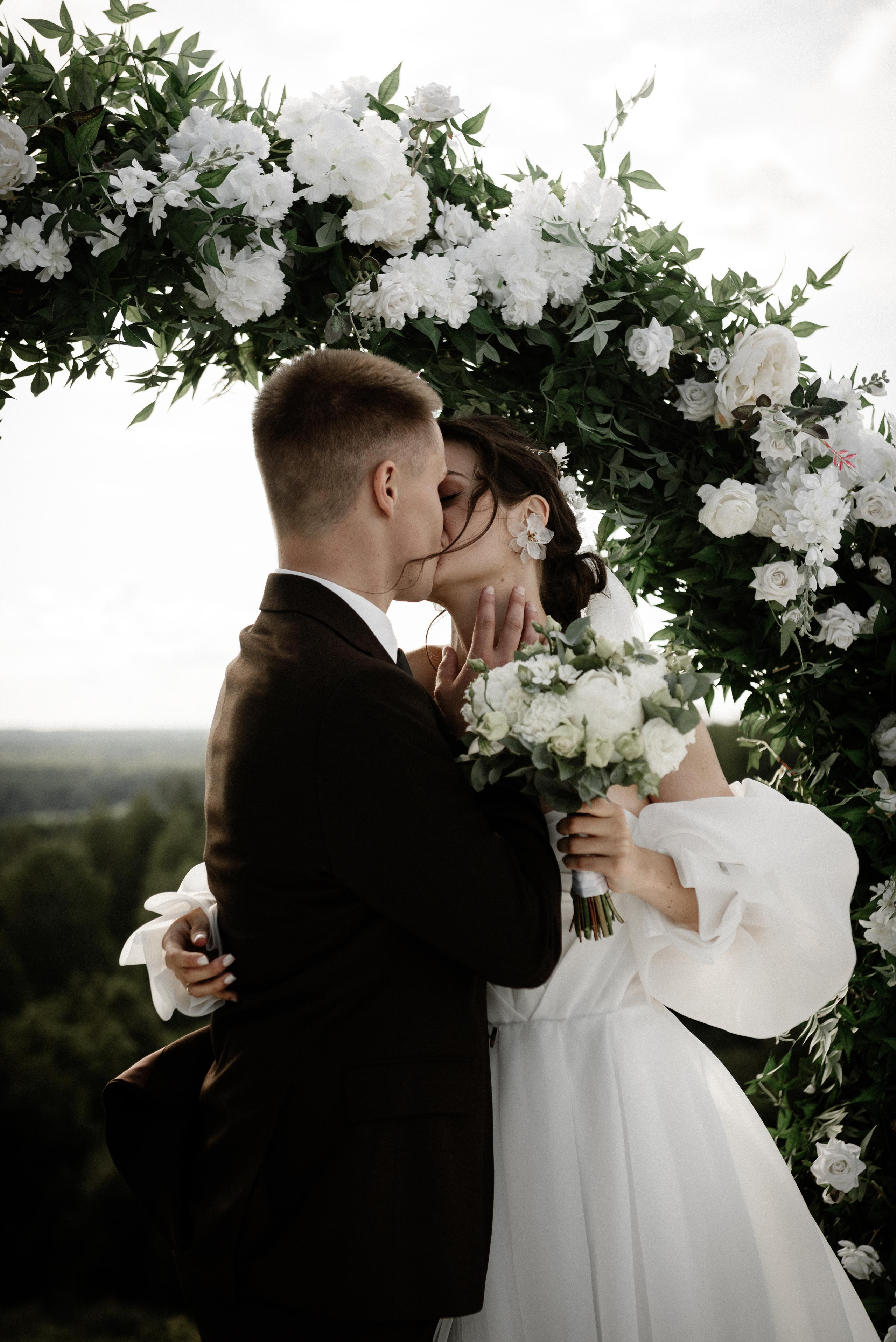 Артём и Елизавета. Свадебный фотограф в Ярославле и Москве Руслан Иософатов