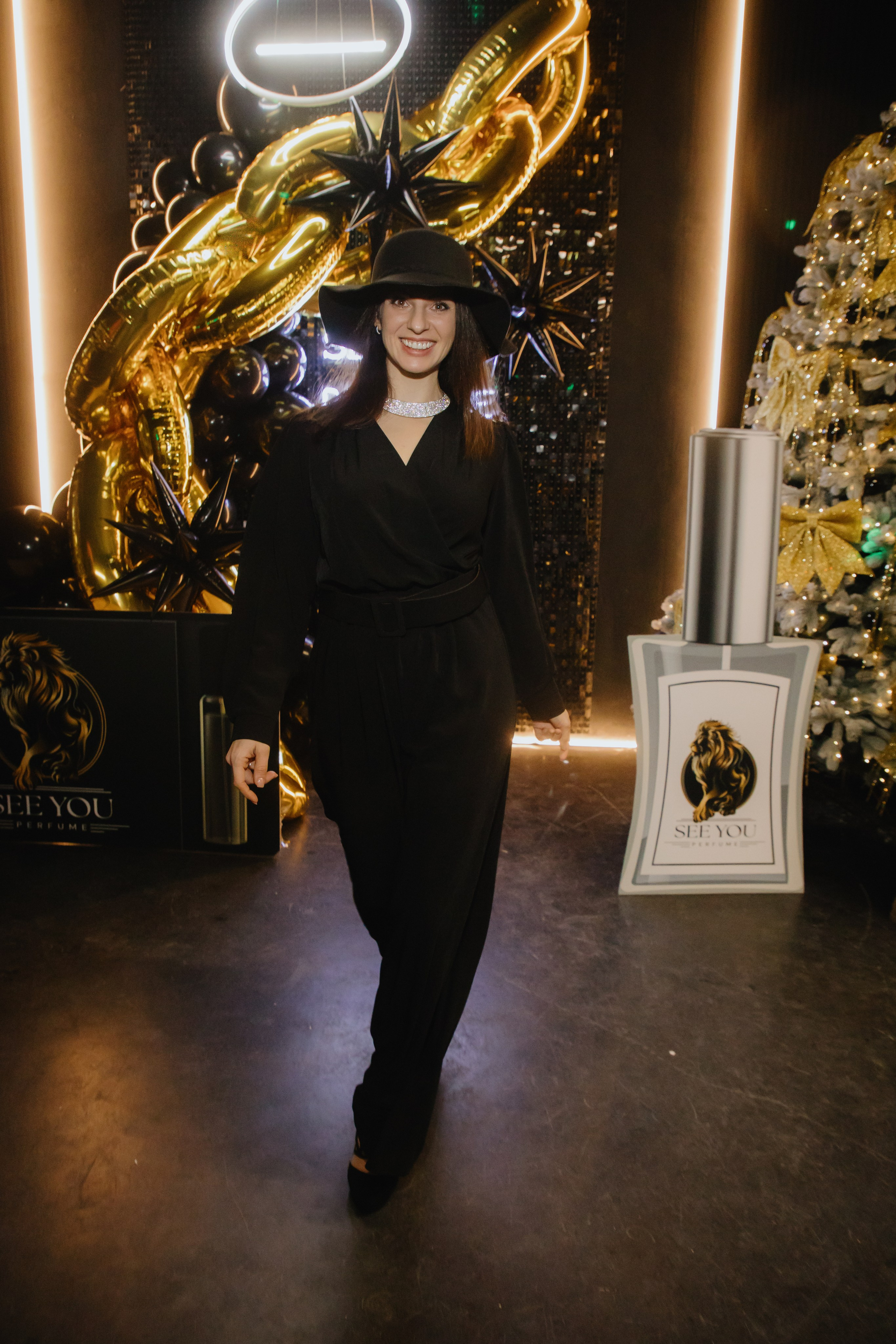 See `You Perfume. Фотограф в Москве и Санкт-Петербурге Дарина