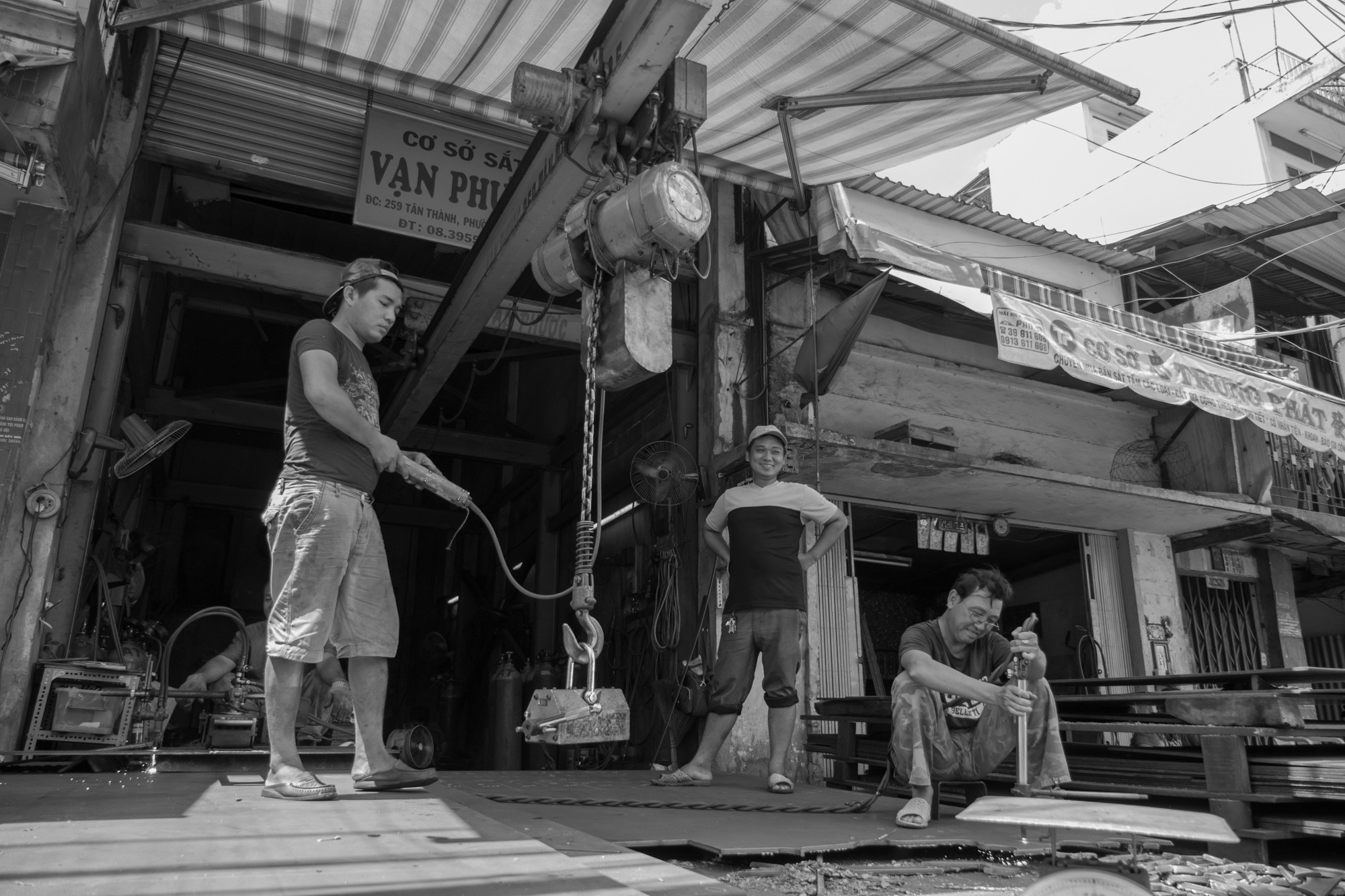Чужие здесь не ходят. Сайгон, Вьетнам. Фотограф Алексей Скоробогатько