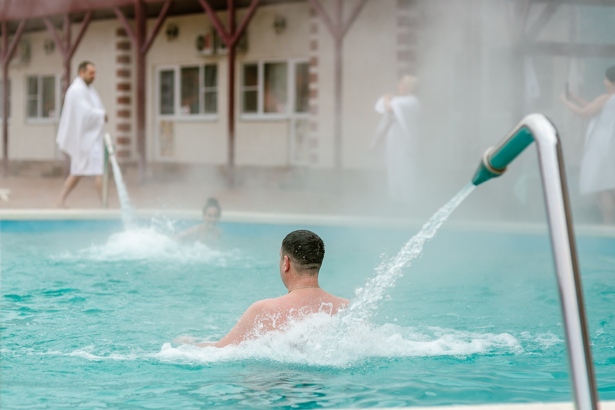 Фотографии территории термального источника март 2024 год