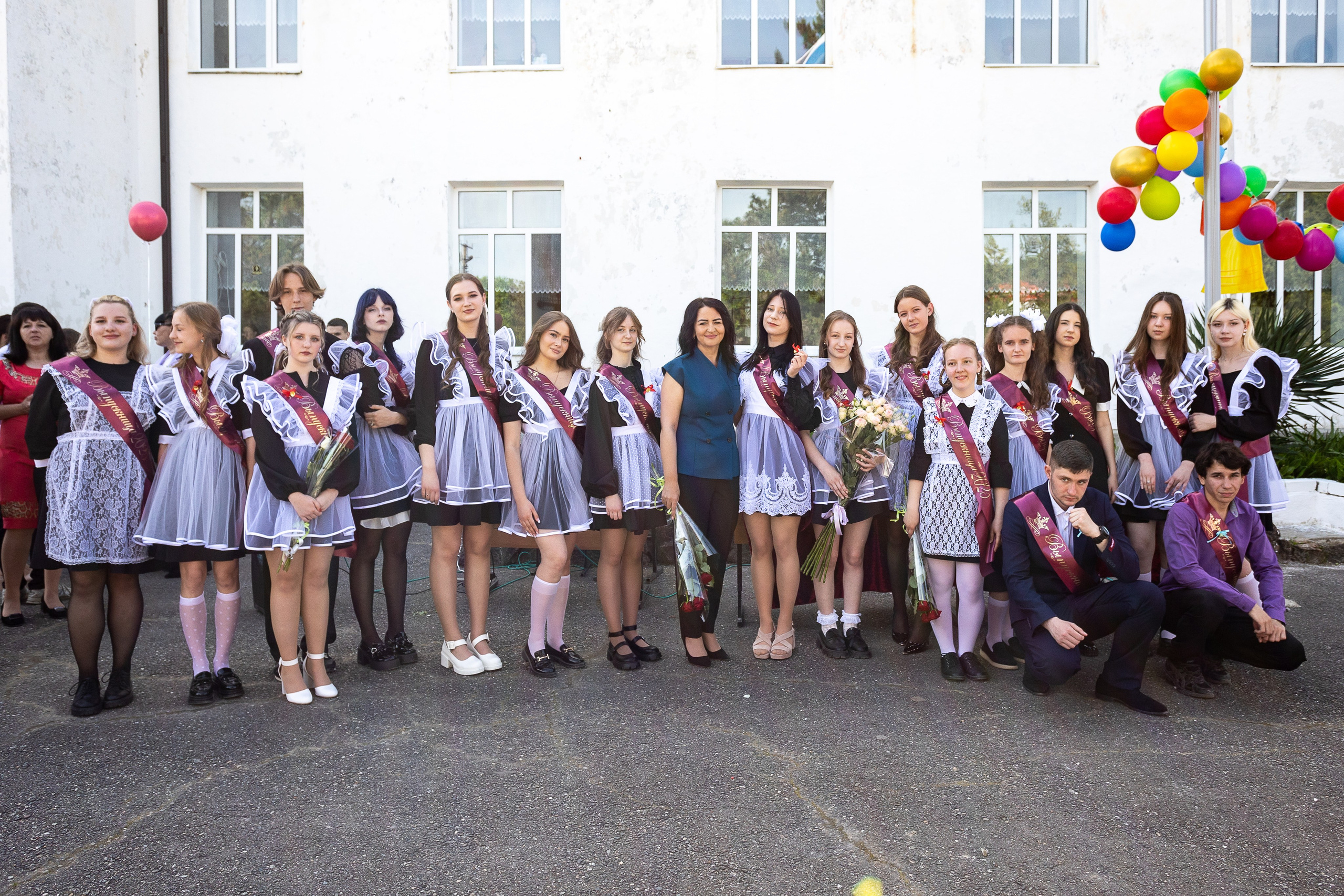 Последний звонок. Выпускные альбомы Майкоп, Краснодар Елена Золотарева