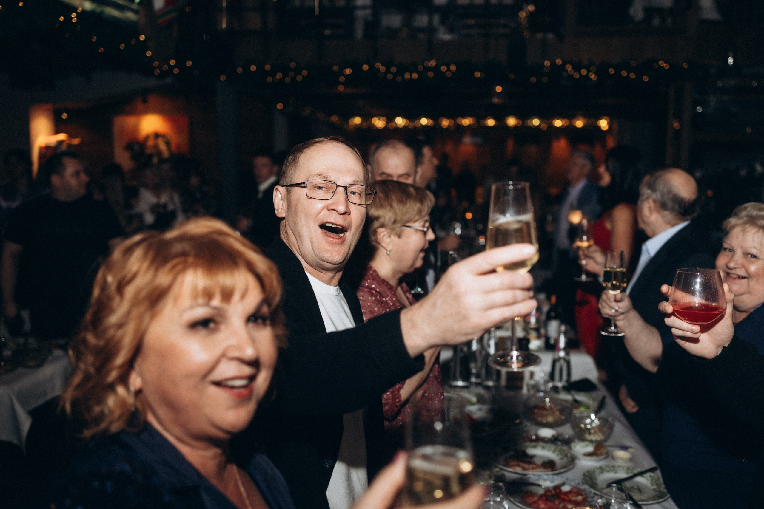 Новогодний корпоратив ресторан Рибай. Фотограф Артем Бросов в Санкт-Петербурге и Дубае