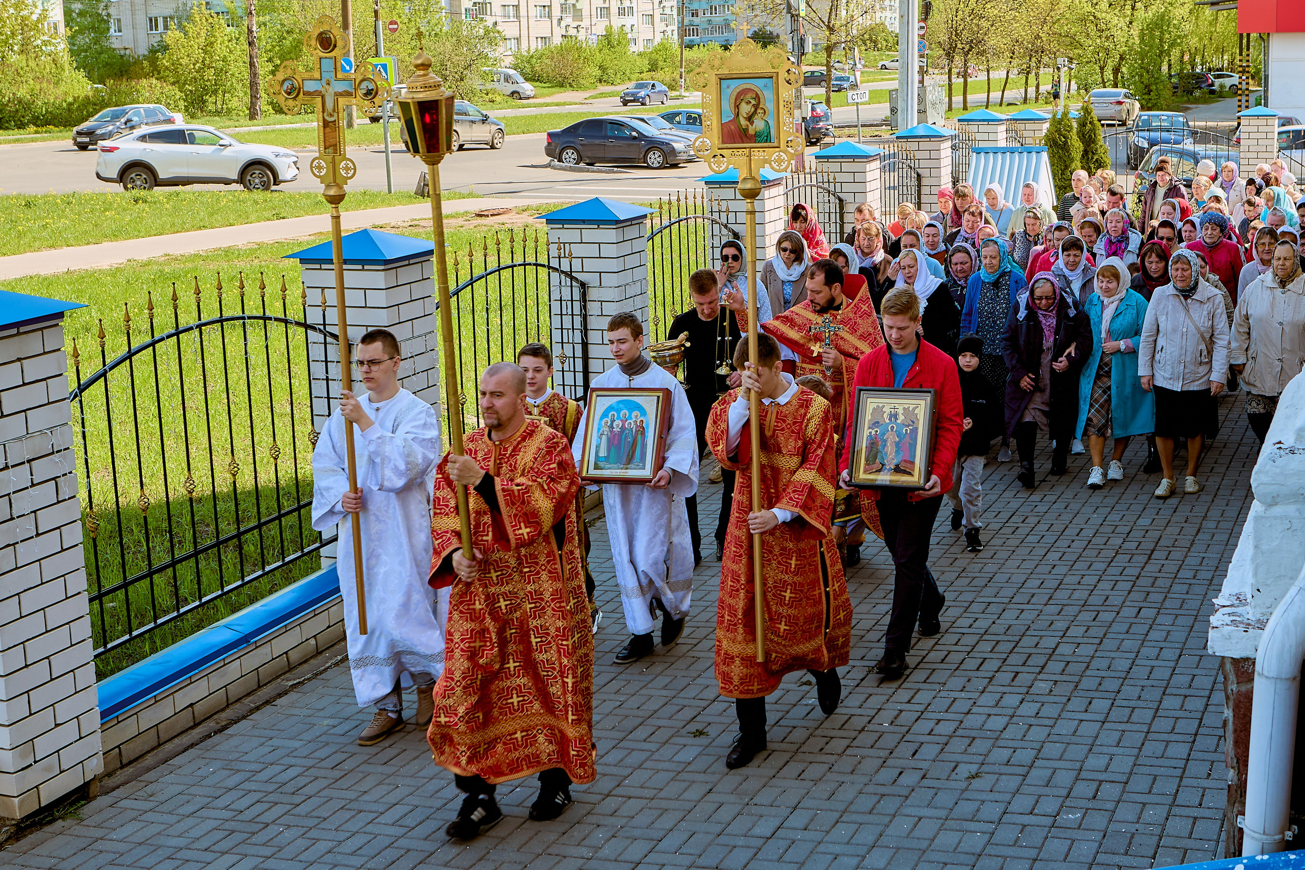 Фотографии Литургии в Праздник Святых Жен Мироносиц
