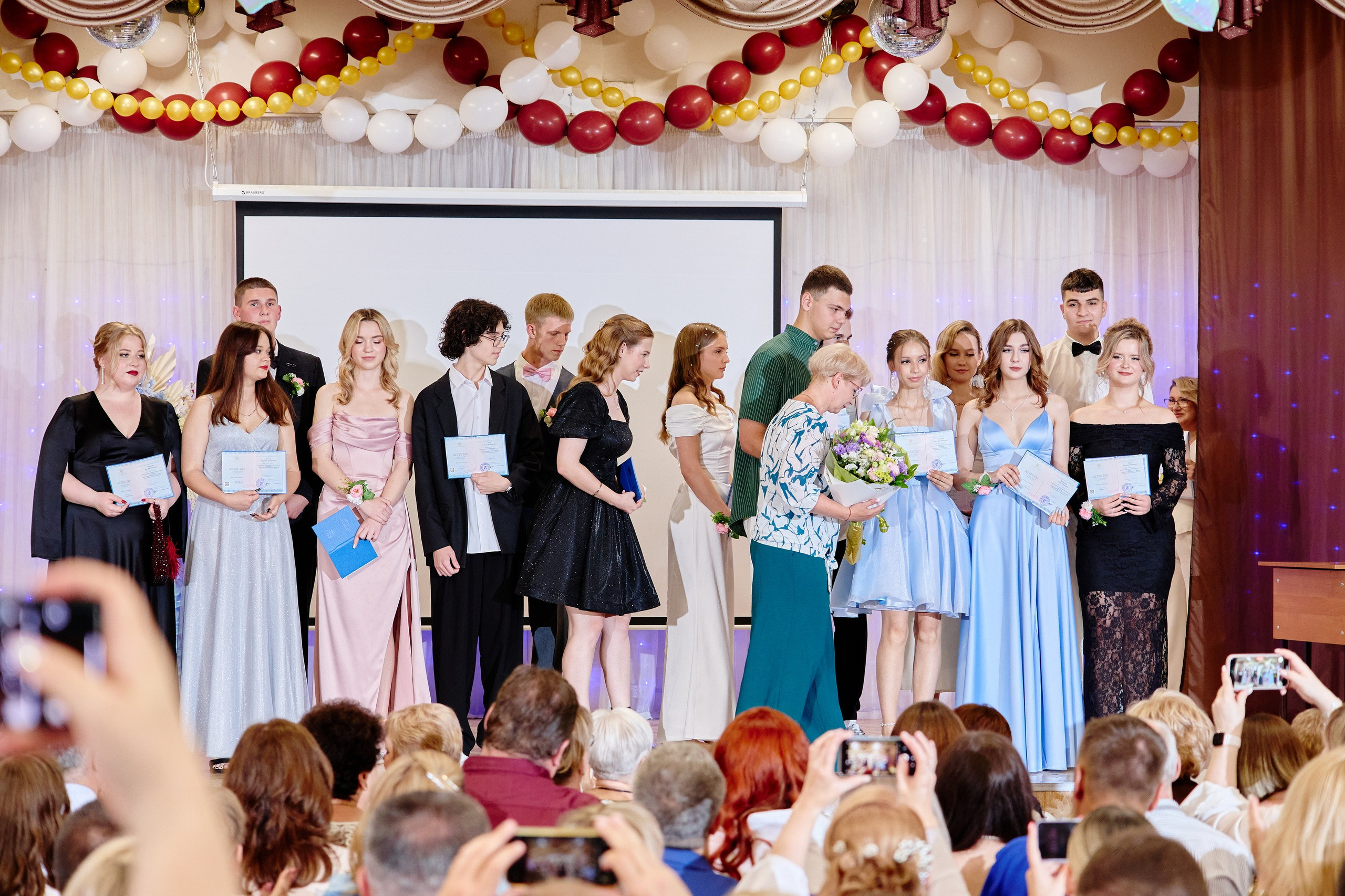 Выпускной 35 Сош. Фотограф Выпускные альбомы Таганрог Сергей Коробченко