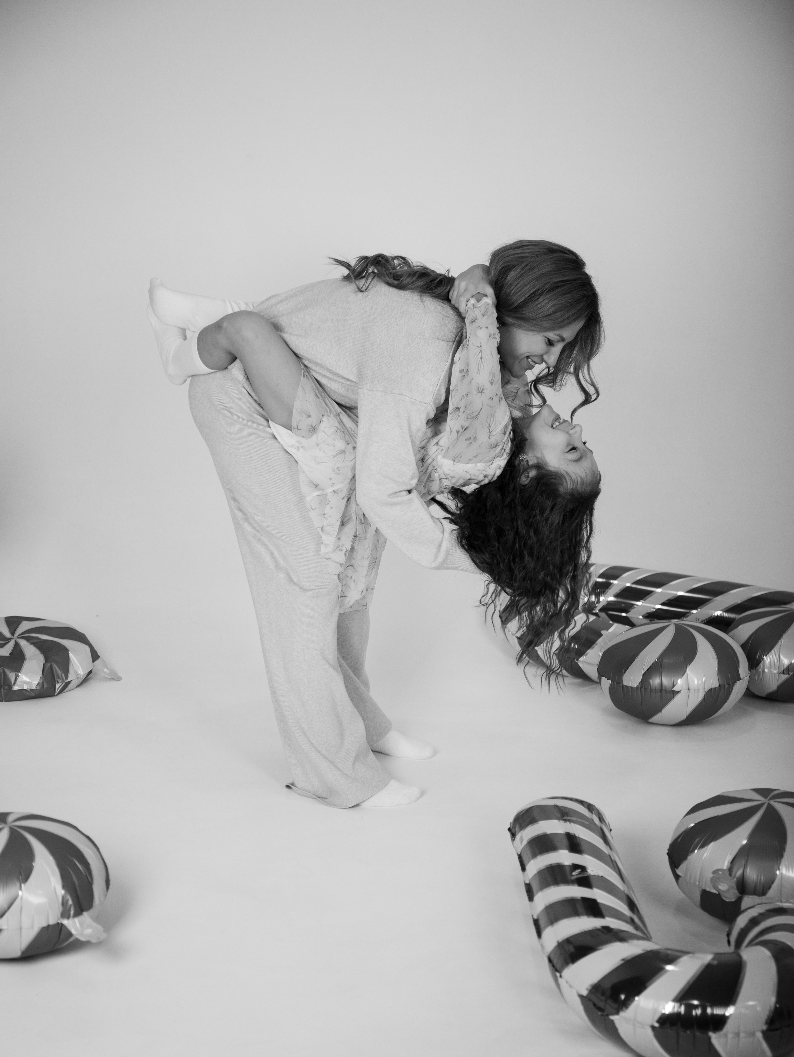 Мама с дочкой новогодняя съемка в студии. Свадебный и семейный фотограф в Москве Мила Широких