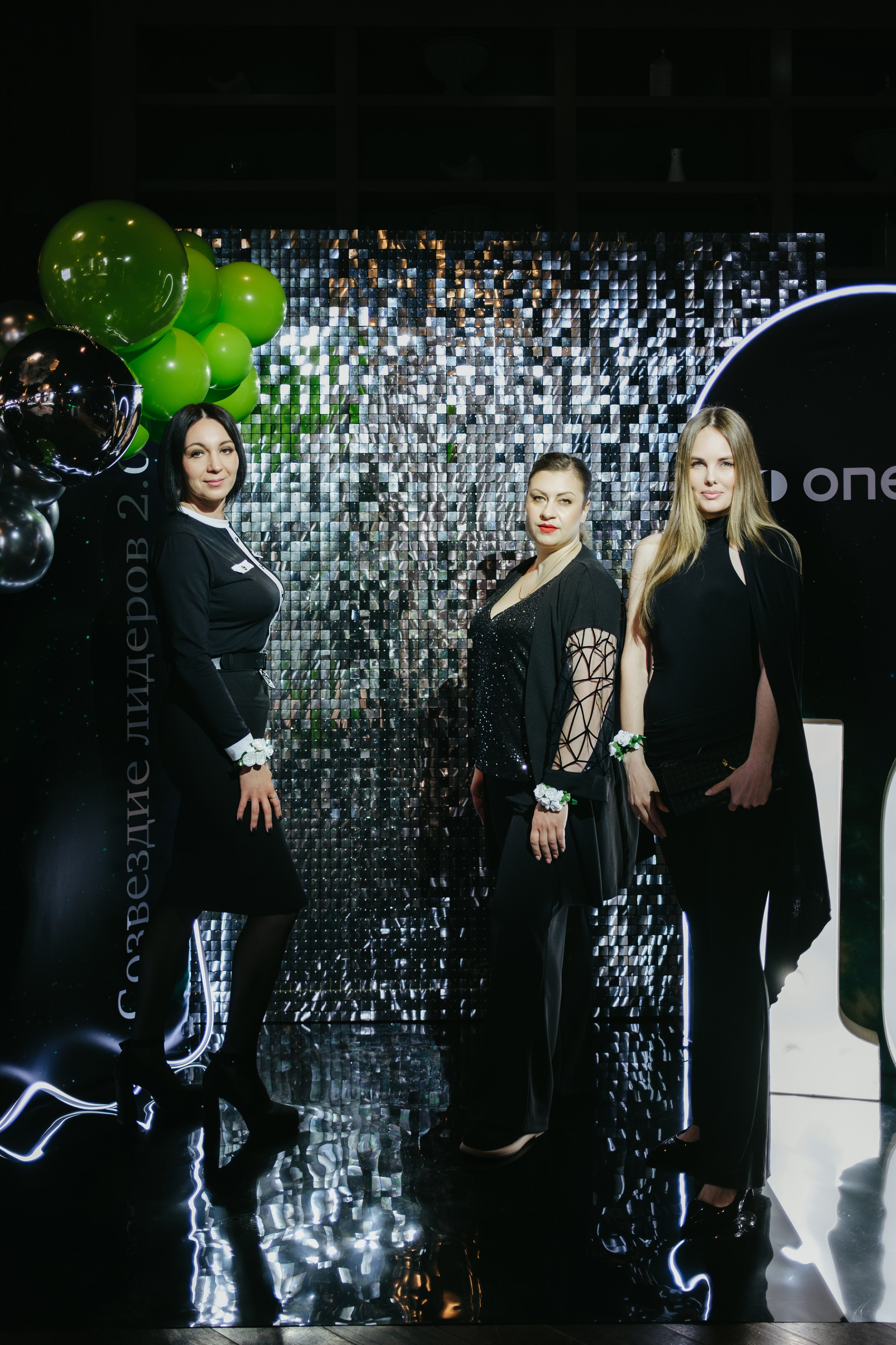 Корпоратив в Сириусу (Адлер) 10 лет компании. Свадебный фотограф Денис Ожигин в Краснодаре и крае. Эмоциональная и стильная съемка вашего дня