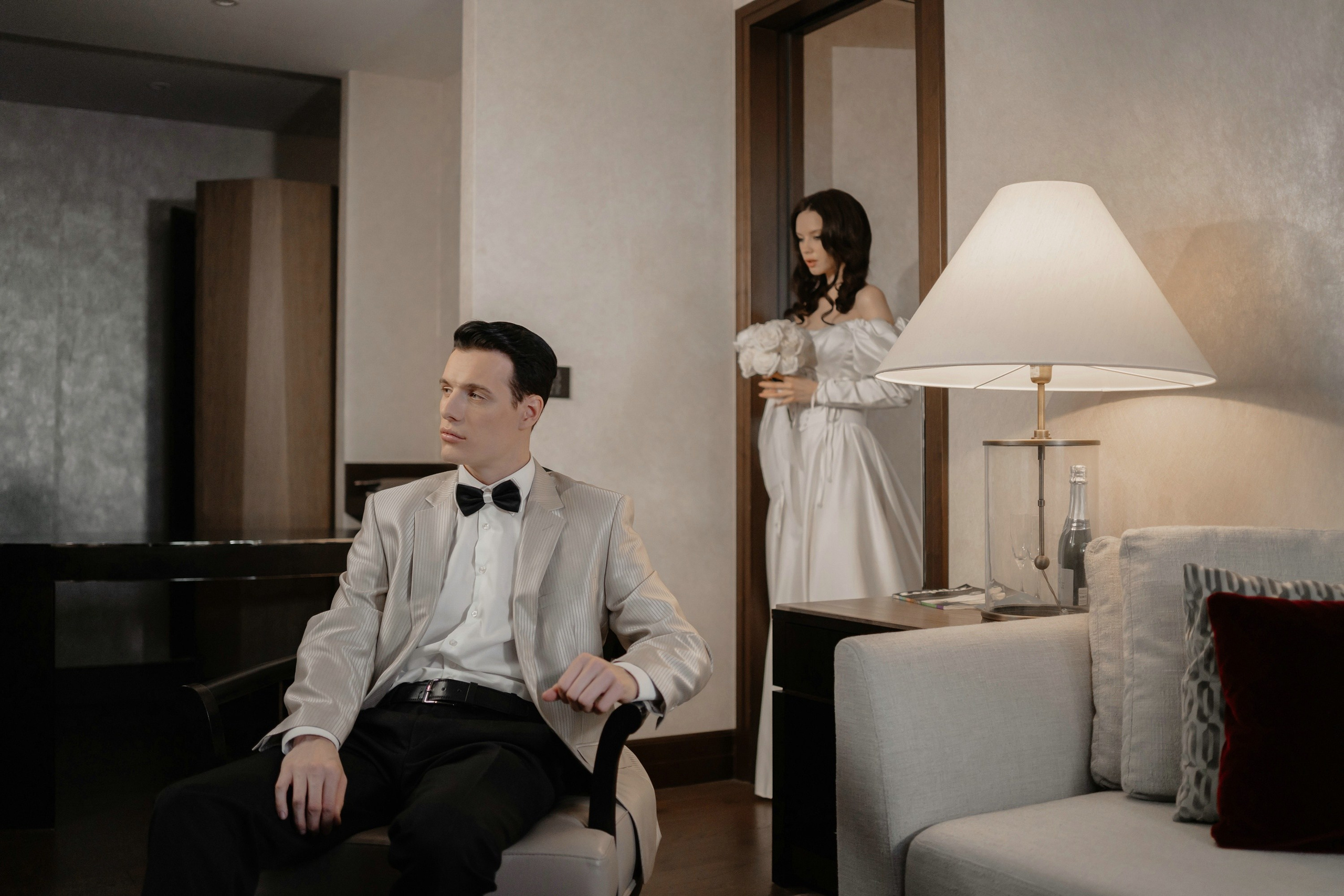 Фотосессия свадьбы на лестнице в Hyatt Regency Moscow Petrovsky Park. Свадебный и семейный фотограф в Москве Светлана Зоткина