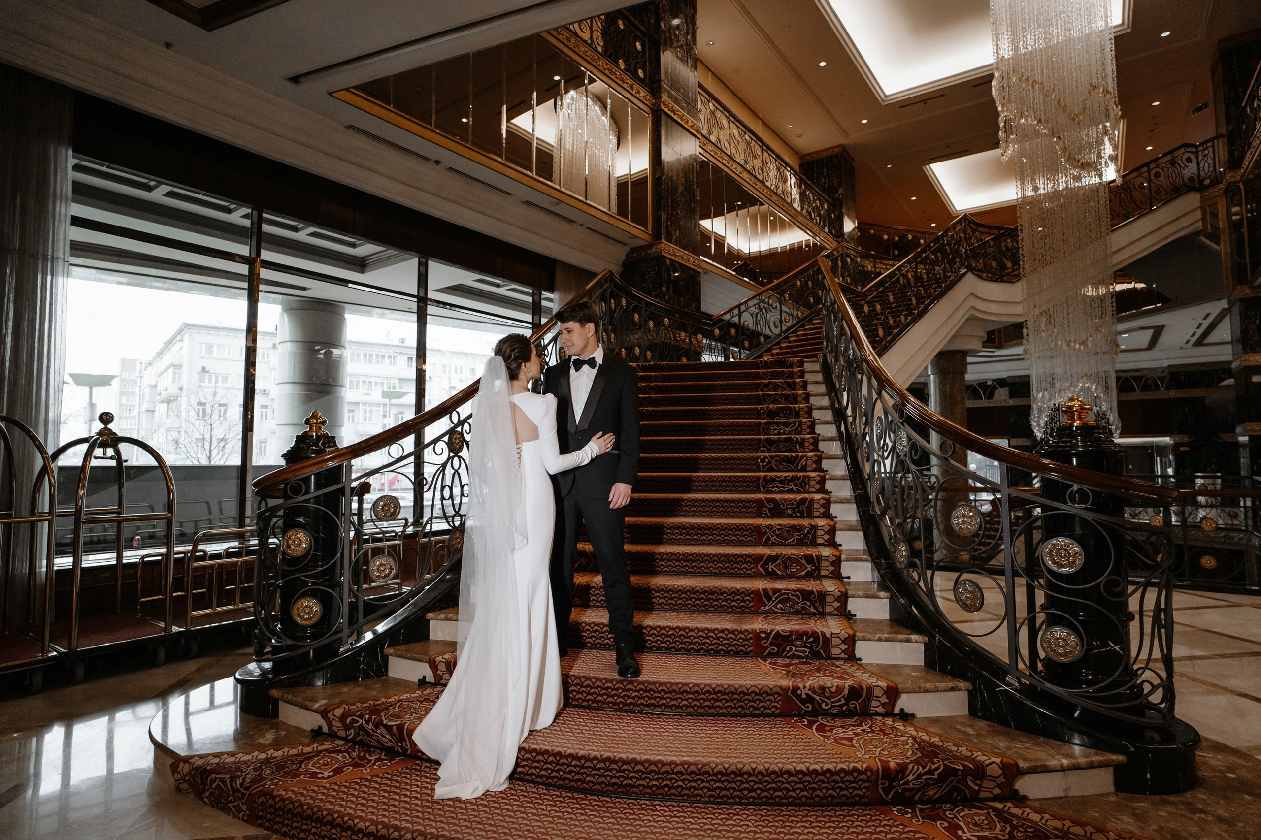 Фотосессия свадьбы в Lotte Plaza. Свадебный и семейный фотограф в Москве Светлана Зоткина