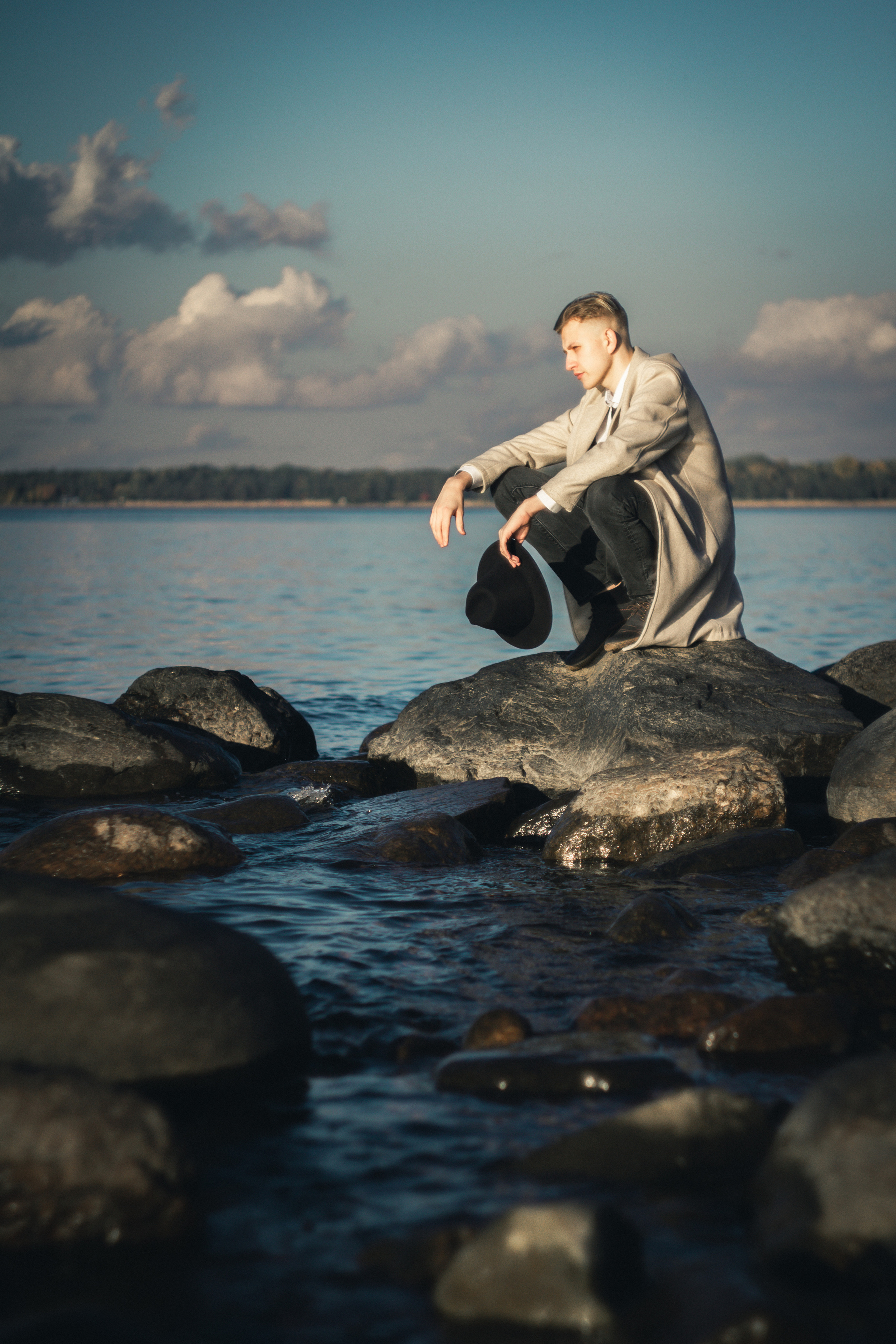 Детектив на улице на заливе. Фотосессия. FromIvanov фотограф в Санкт-Петербурге