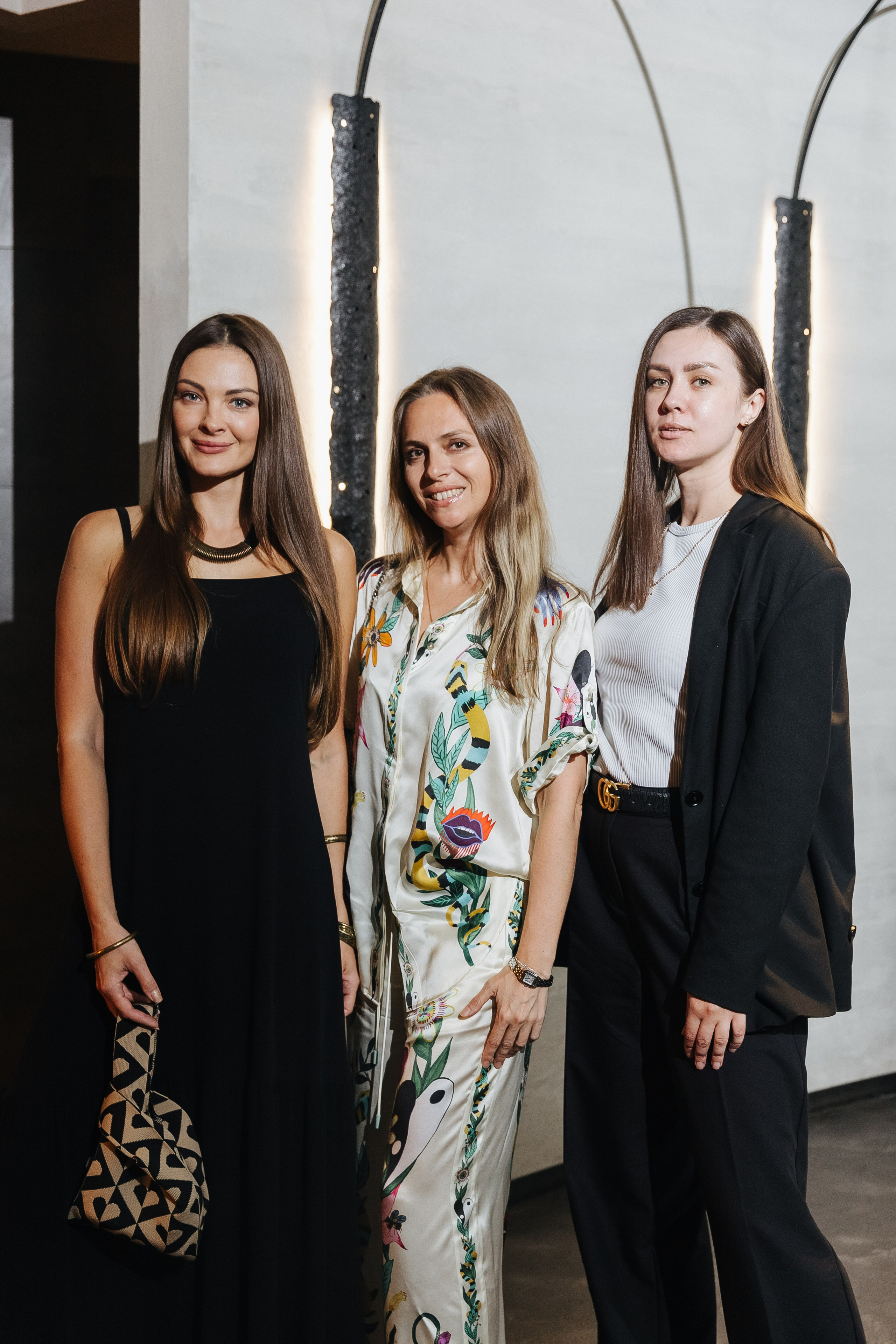 Презентация открытия магазина женской одежды GLVR в ресторане Fresco. Фотограф в Красноярске Надежда Воскресенская