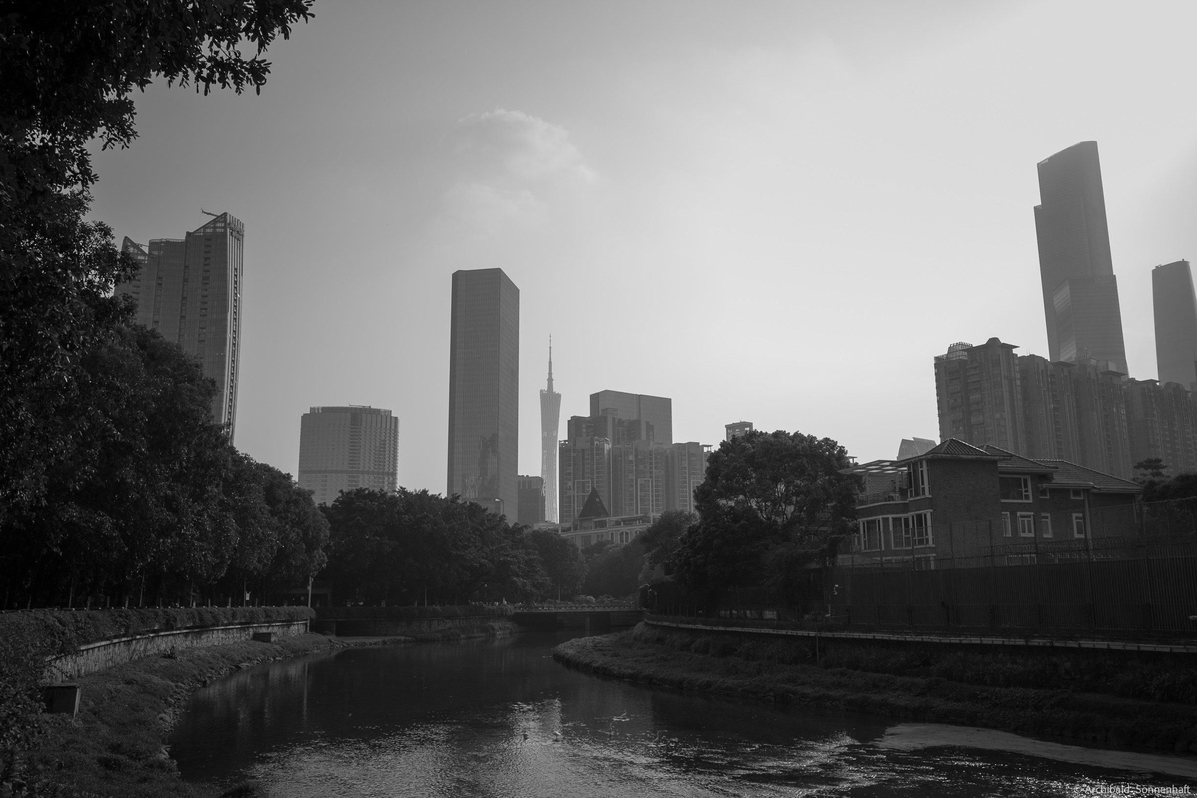 Shipai Urban Village. Photographer in Guangzhou, China. Archibald Sonnenhaft