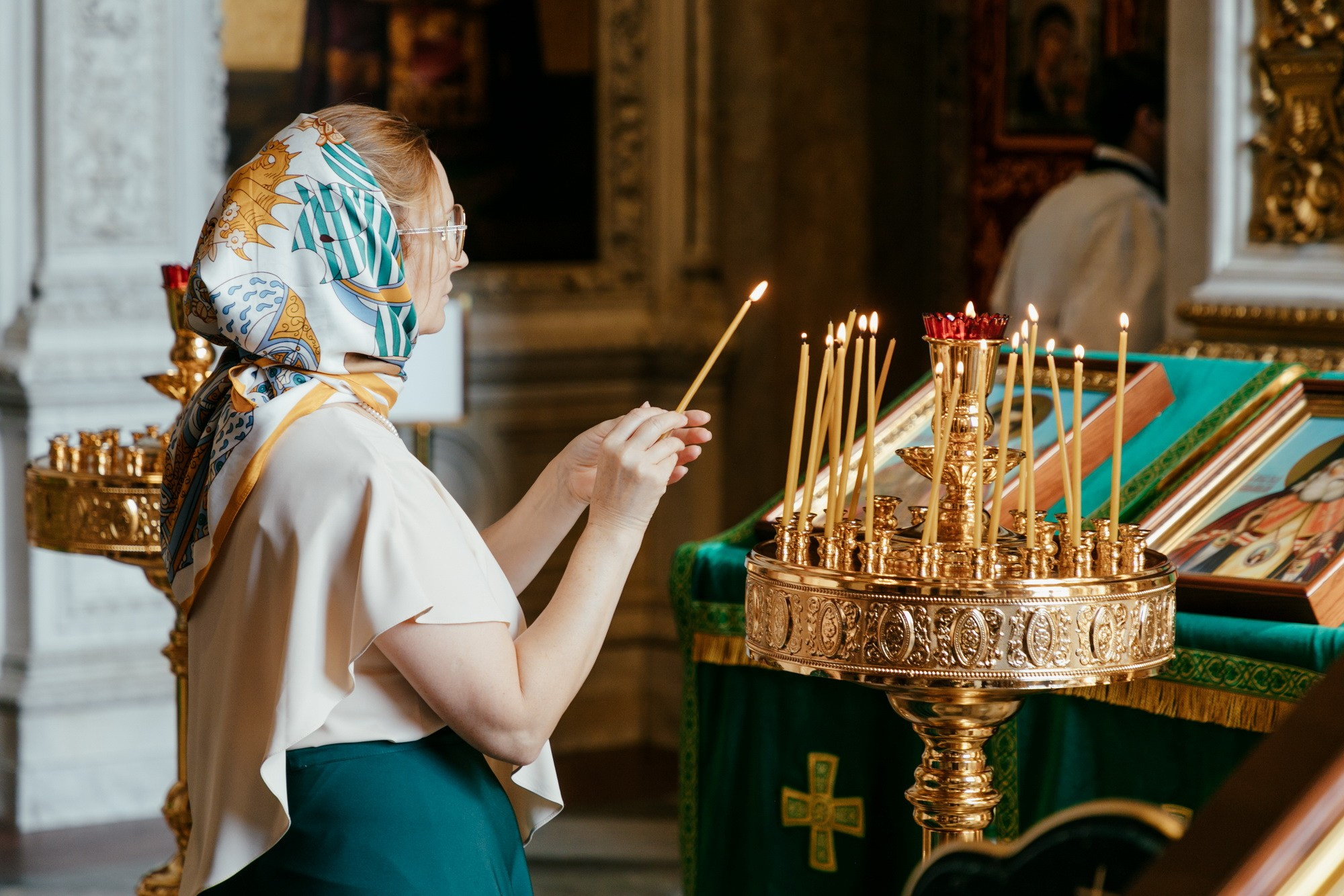 Крещение ребенка в Исаакиевском соборе СПб. Фотограф крещение венчание в Петербурге! Помогает подобрать храм и посоветовал душевного батюшку в СПб