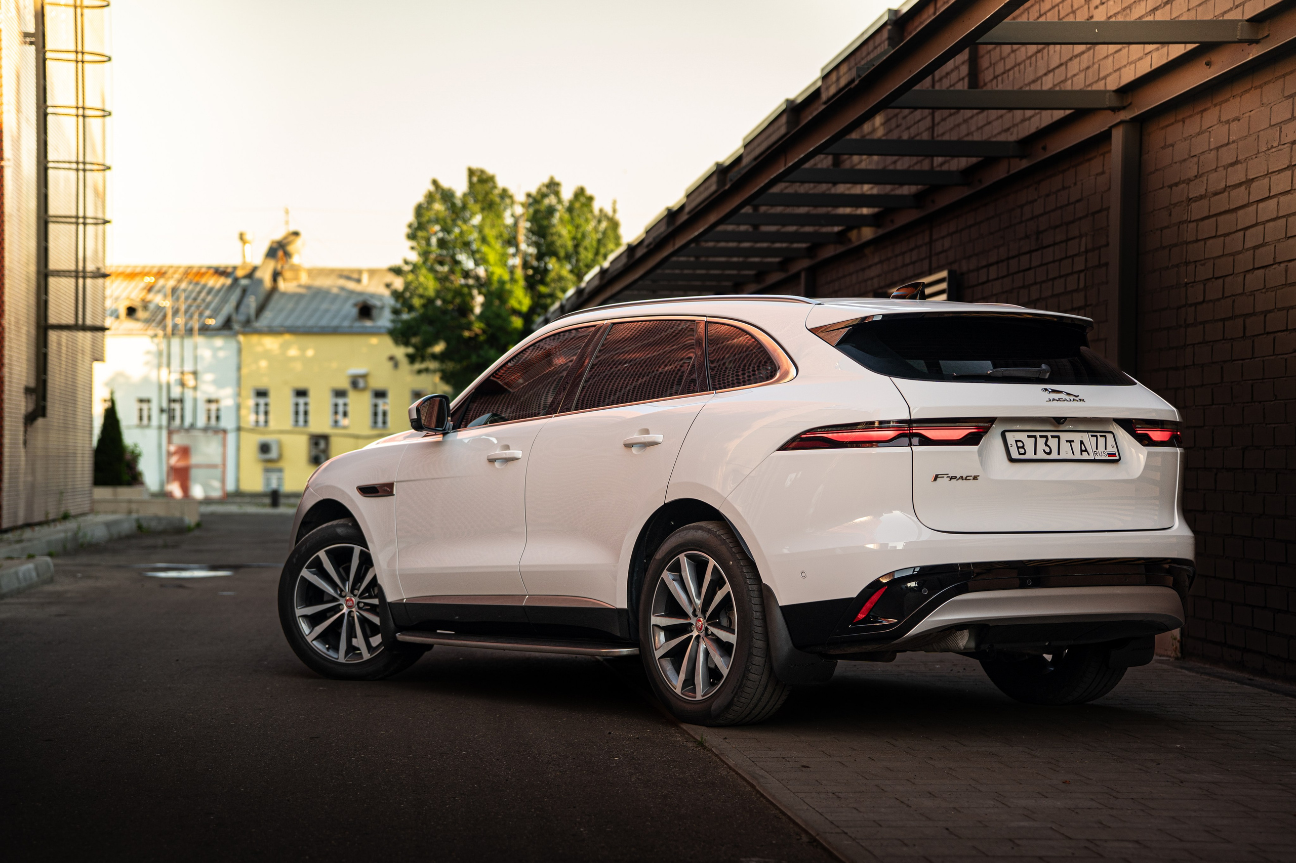 JAGUAR F-PACE. OZ Production