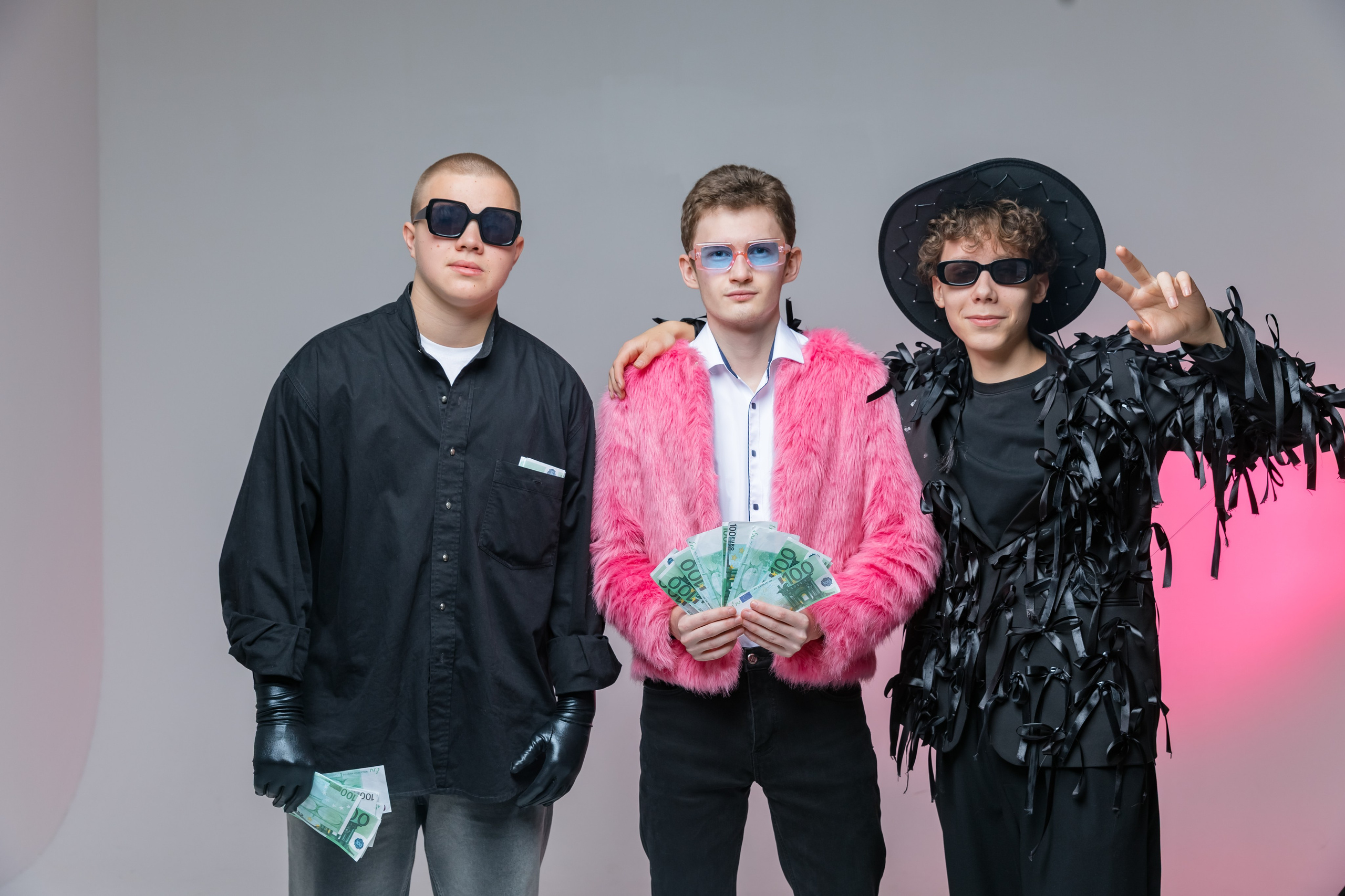 Позирование группы. Выпускные альбомы для детского сада и школы