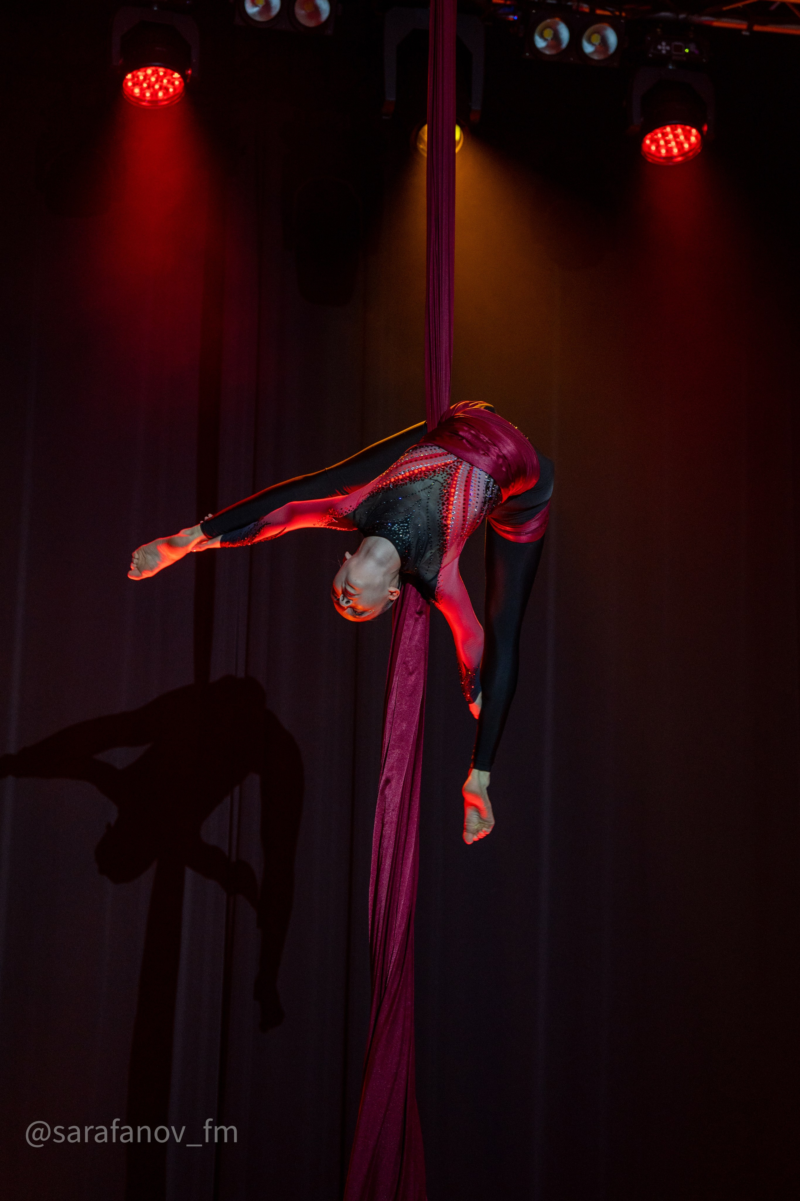 Соревнования — воздушная гимнастика. Фотограф Москва/ Дмитрий Сарафанов