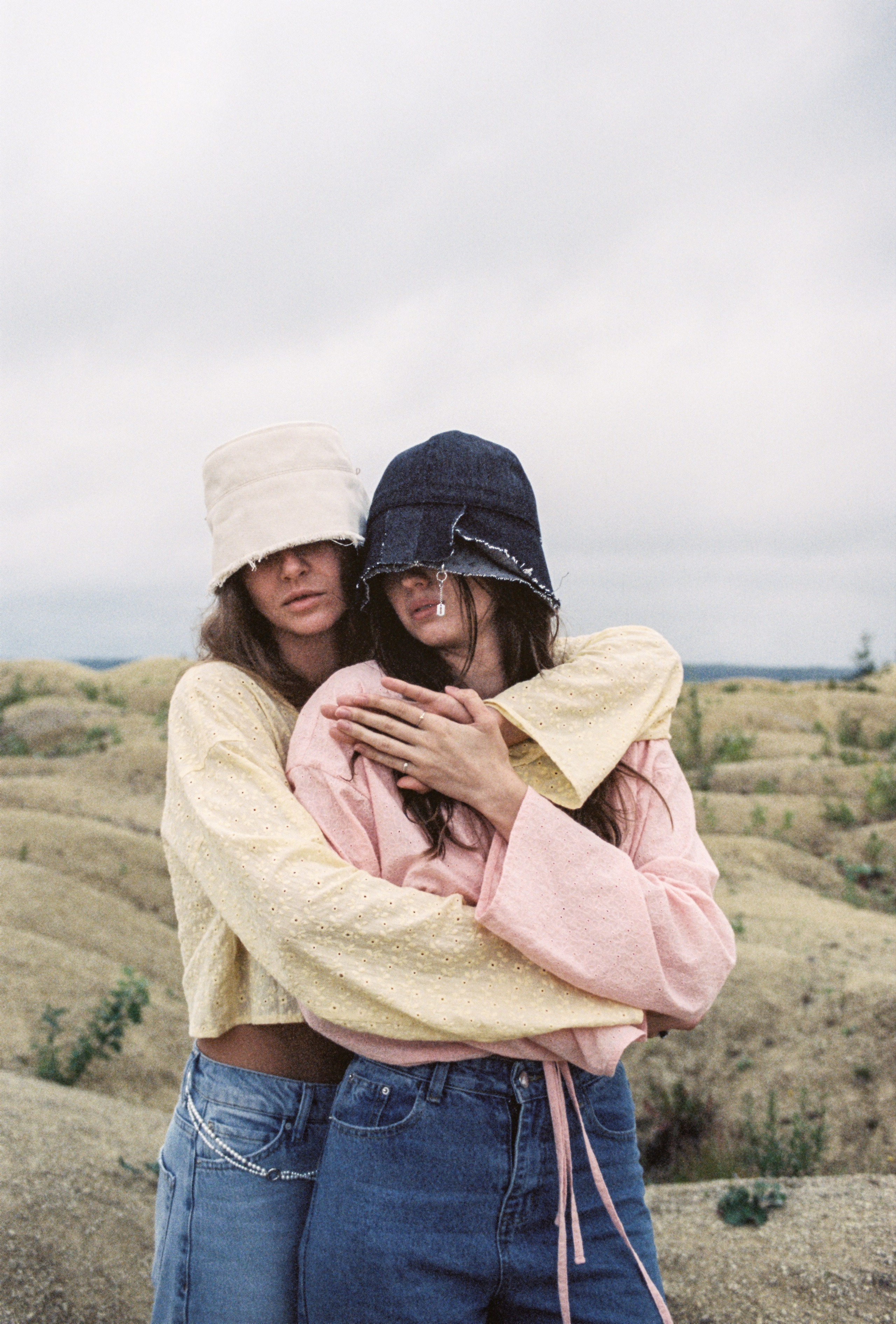 SISTERS. Артем Сарки