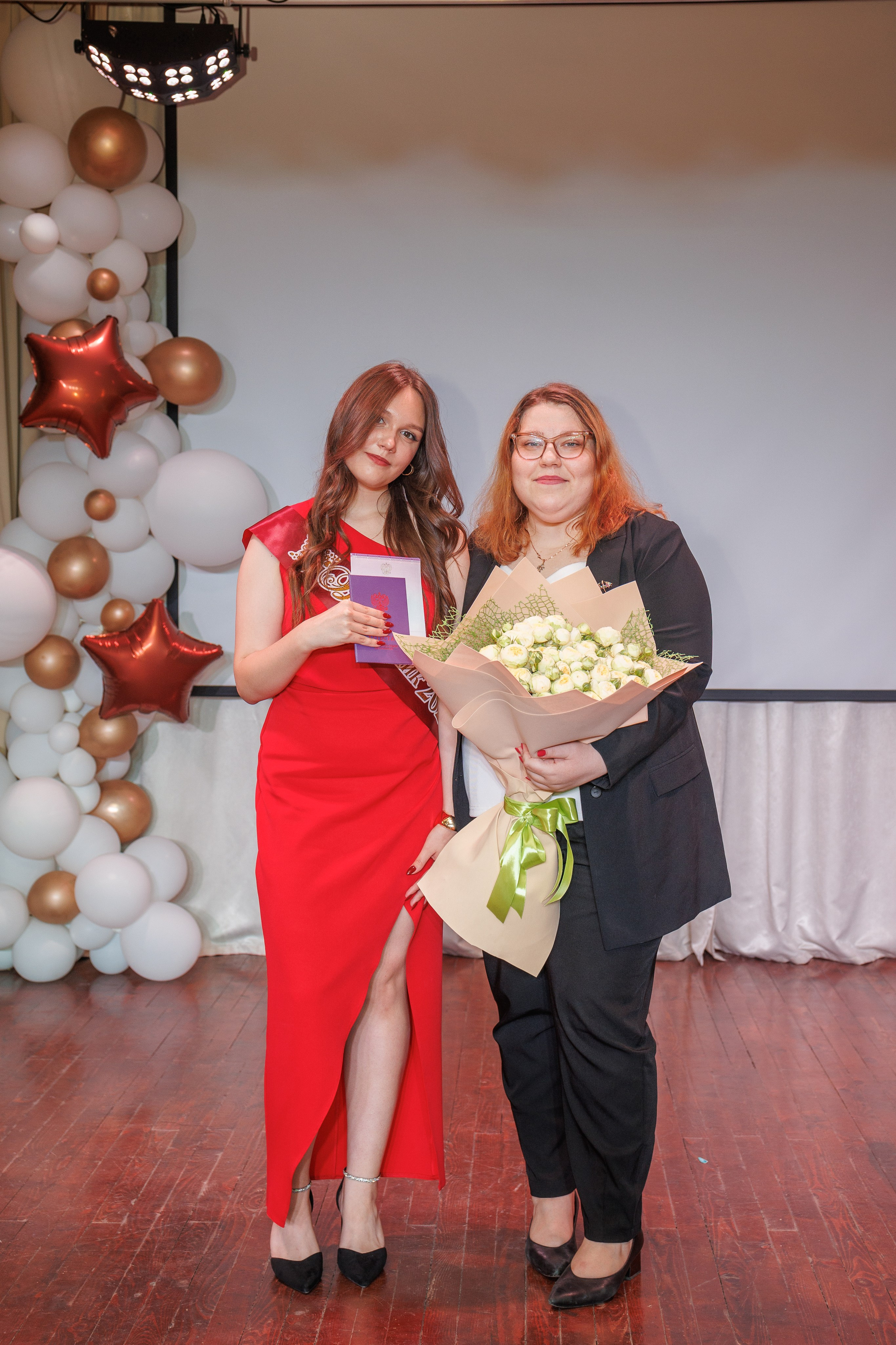 Вручение аттестатов. Свадебный и семейный фотограф в Новосибирске Ирина Дорошкова