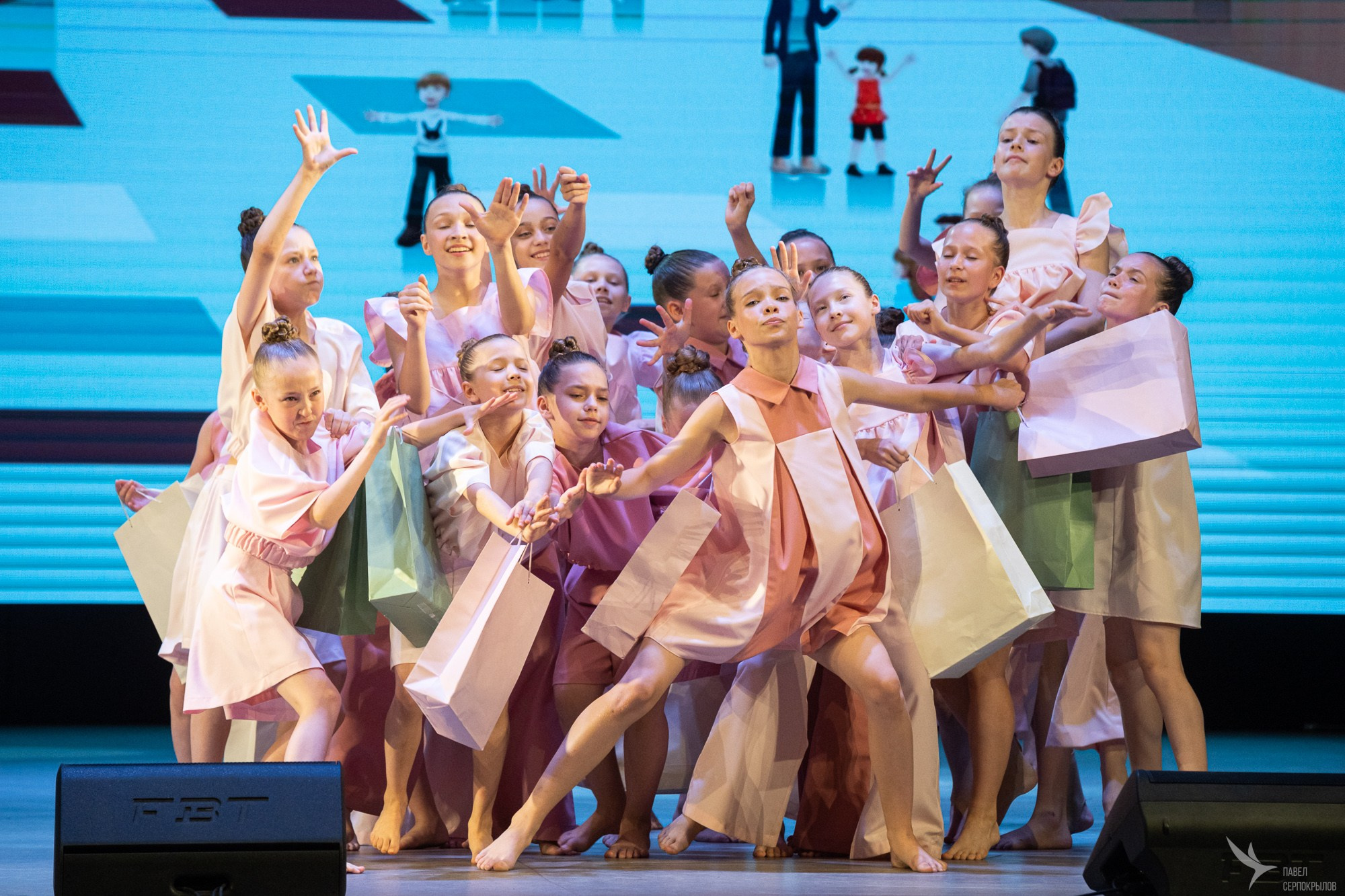 Сольный концерт хореографического ансамбля Аллегро «Сквозь тернии к звездам». Репортажный фотограф в Казани Павел Серпокрылов