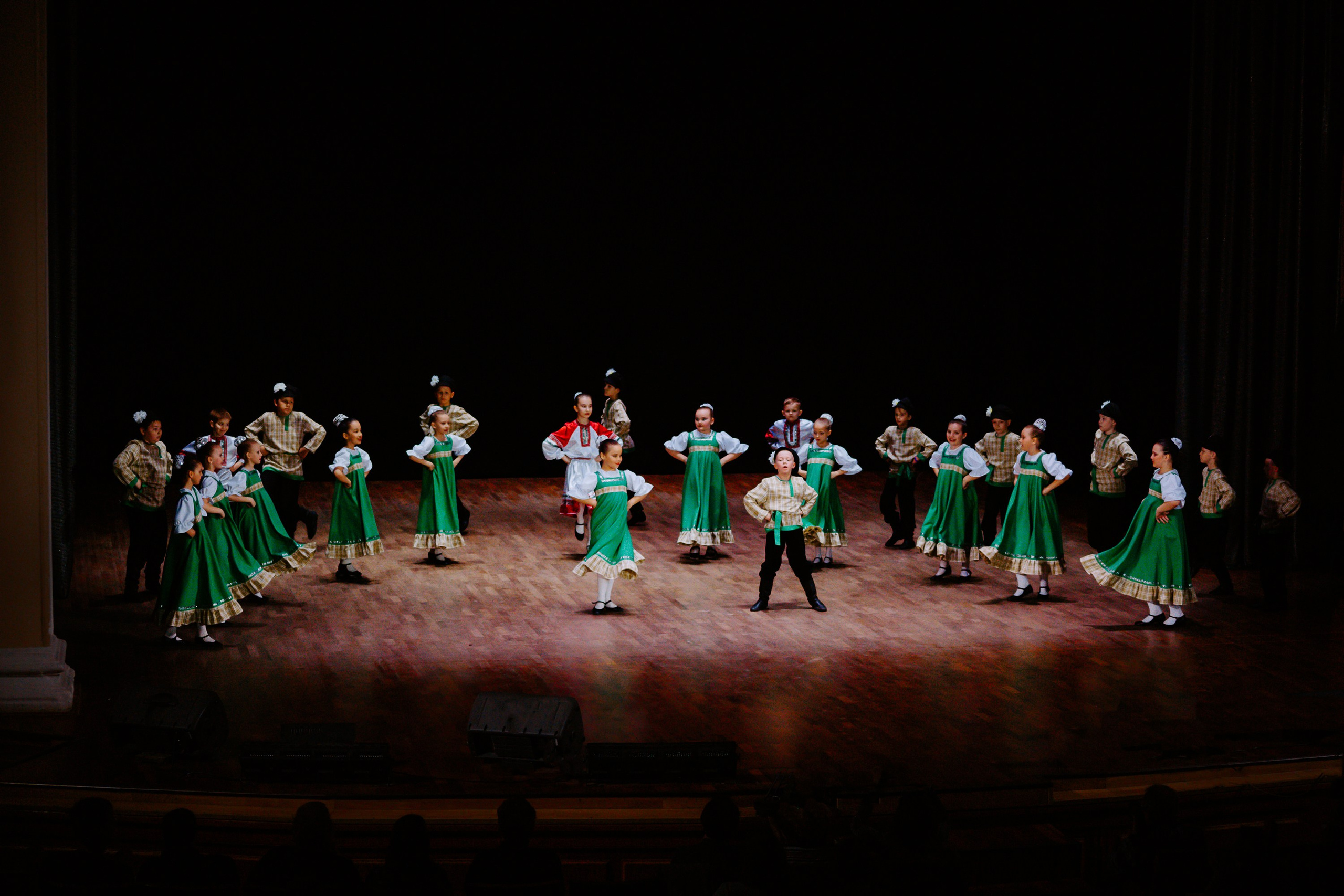 «Уральский сувенир». Концерт танцевальной студии. Фотограф в Челябинске Ополихина Анна