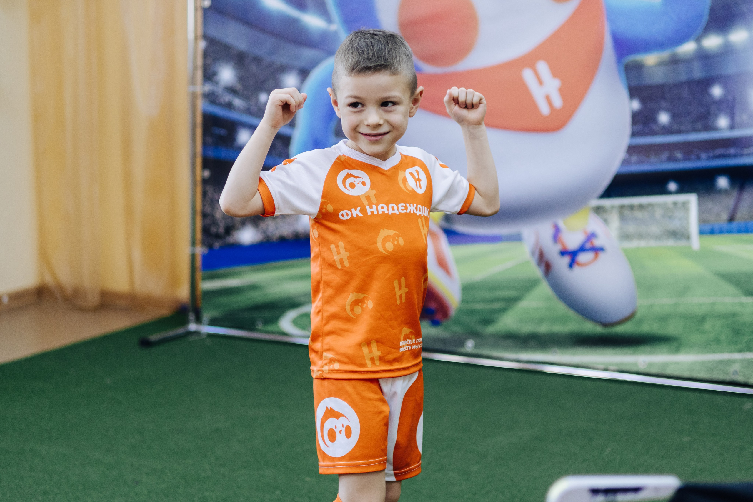 Фотосессия с кубком в детских садах г. Магнитогорска. Денис Прохоров Фотограф в г. Магнитогорск