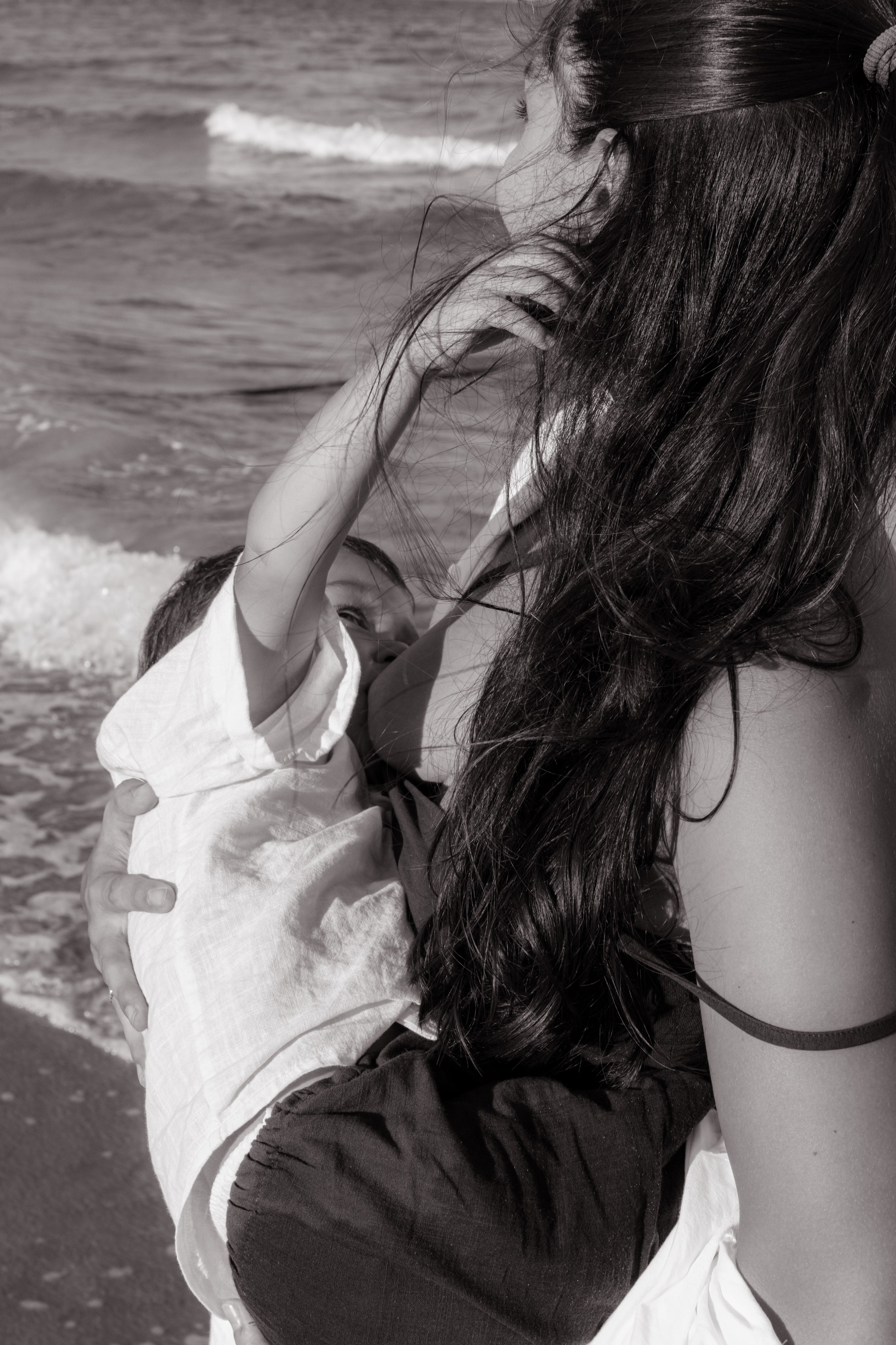 Mother and daughters. Portrait photographer Nha Trang | Julia Meshanina