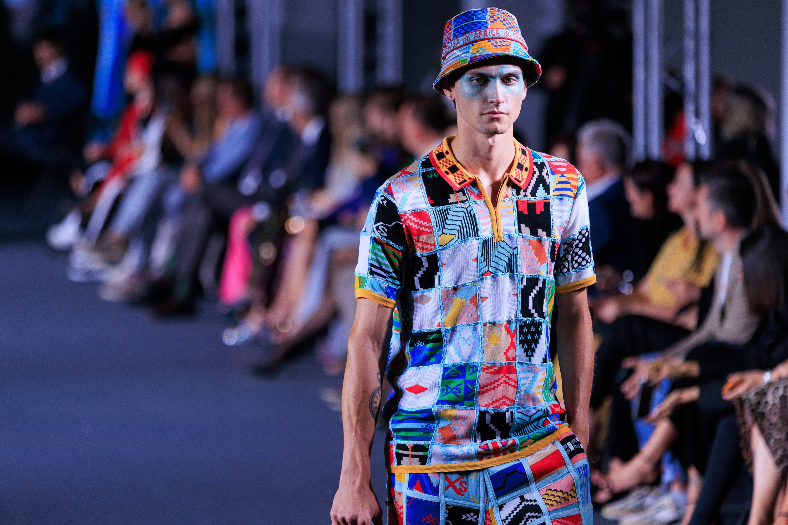 Фотограф для модного показа. Контент для бизнеса в Екатеринбурге Полдень Медиа