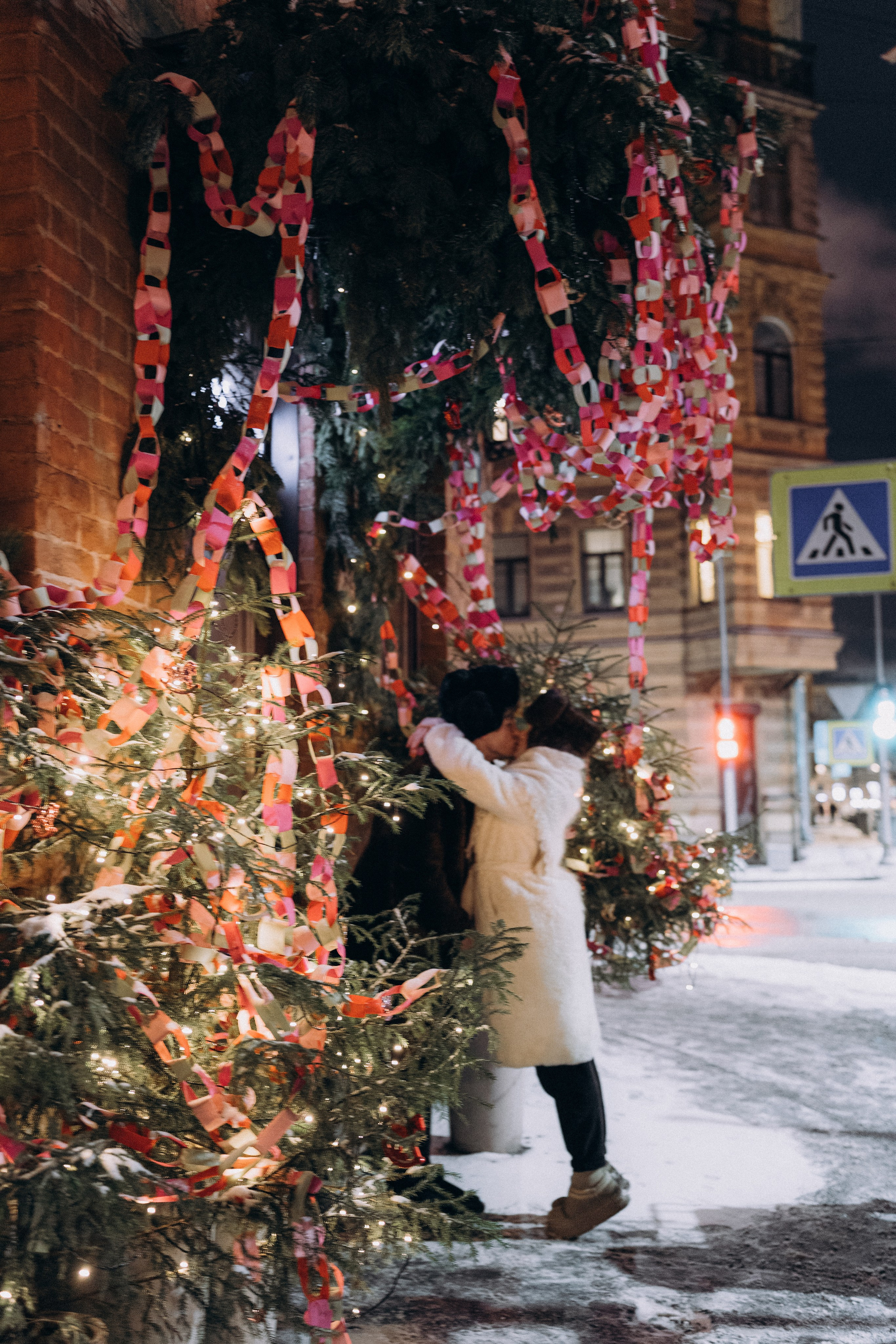 НОВОГОДНЯЯ ПРОГУЛКА ПАРЫ ПО ЧЕРНЫШЕВСКОЙ ПЕРЕД НОВЫМ ГОДОМ. Профессиональный фотограф, Санкт-Петербург — Виктория Богомолова