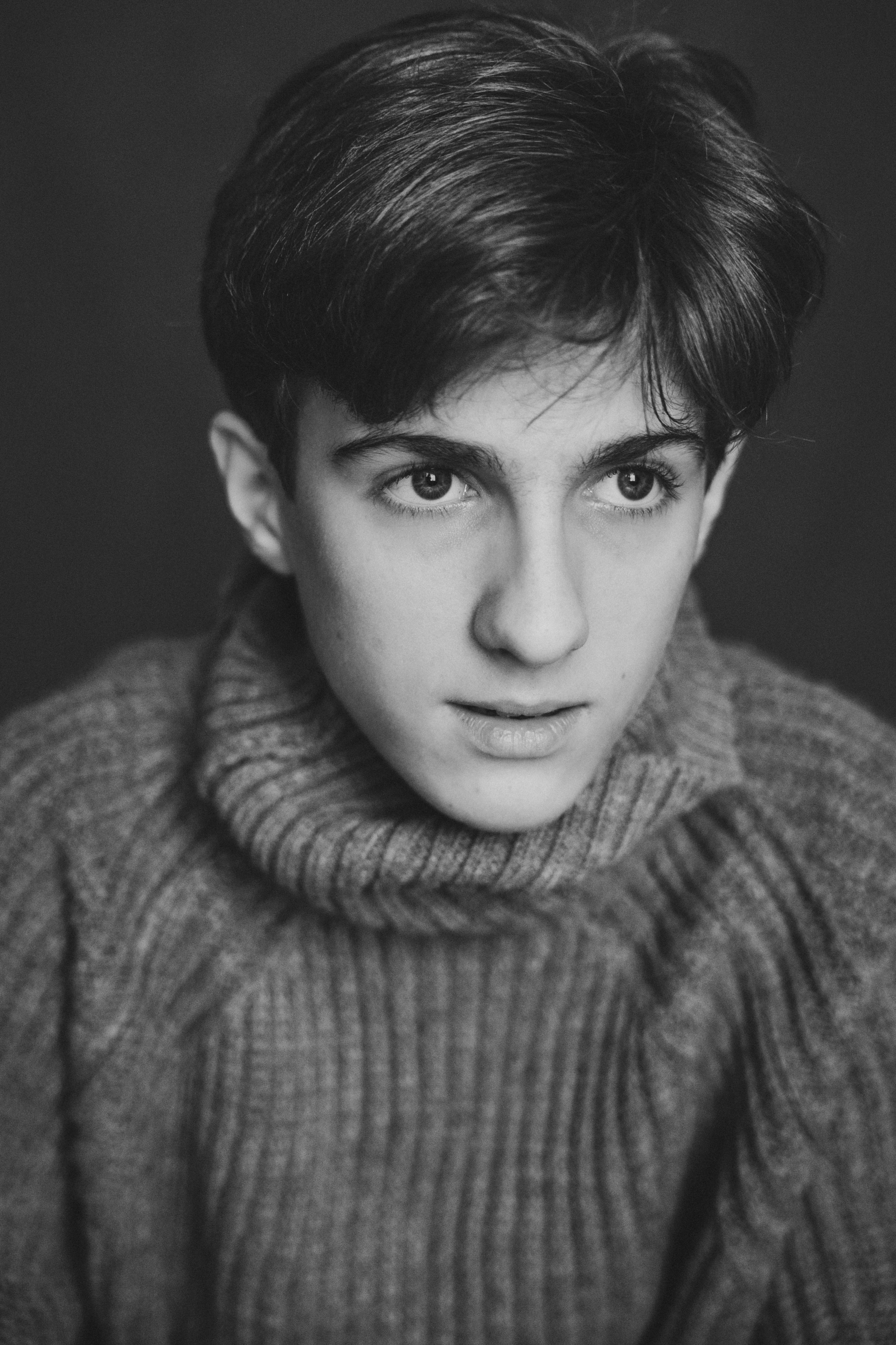 АРТЁМ. Я фотограф из Москвы к Вашим услугам