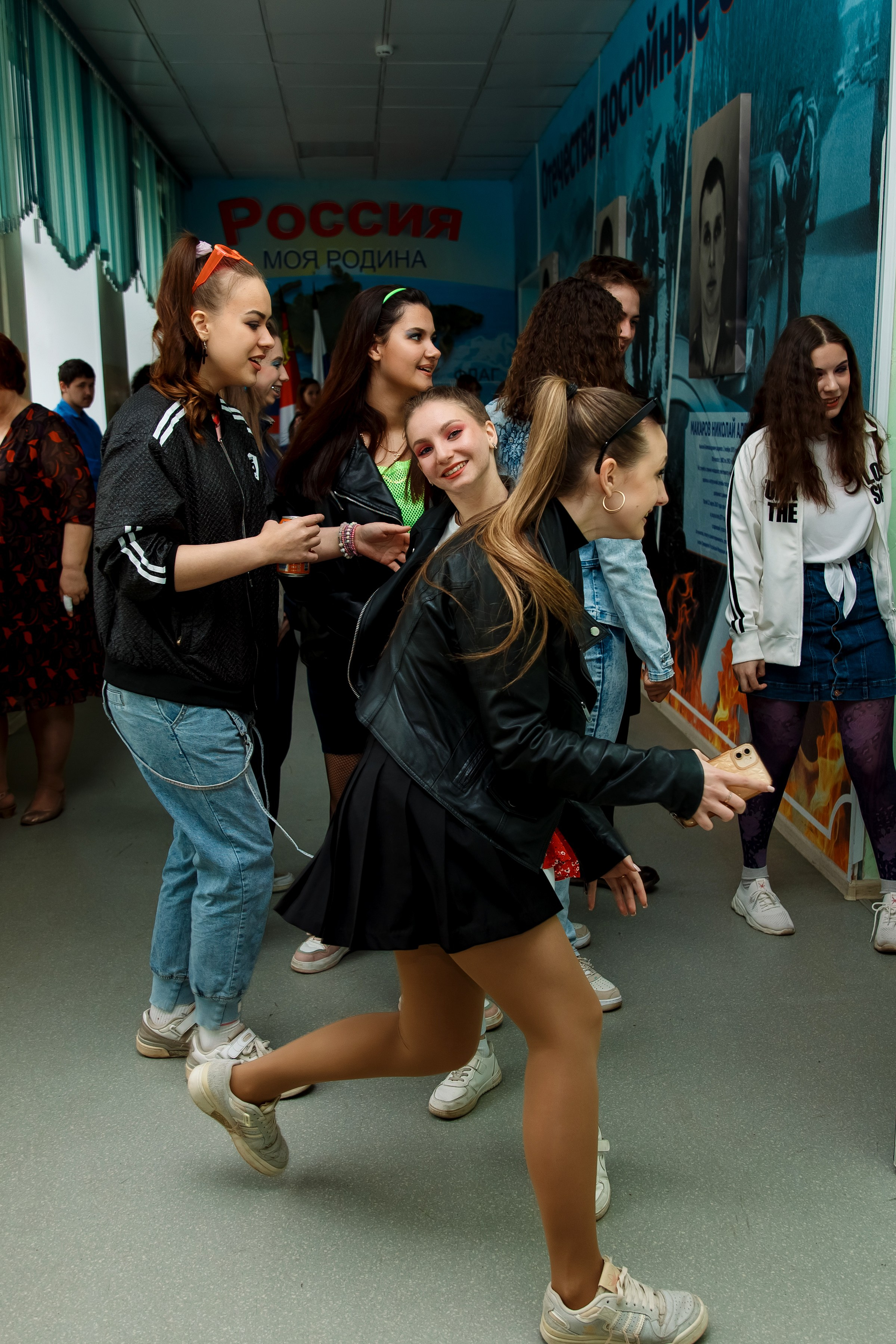 11 класс день не послушания в школе. Фотограф Любовь Корниенко, Примоский край