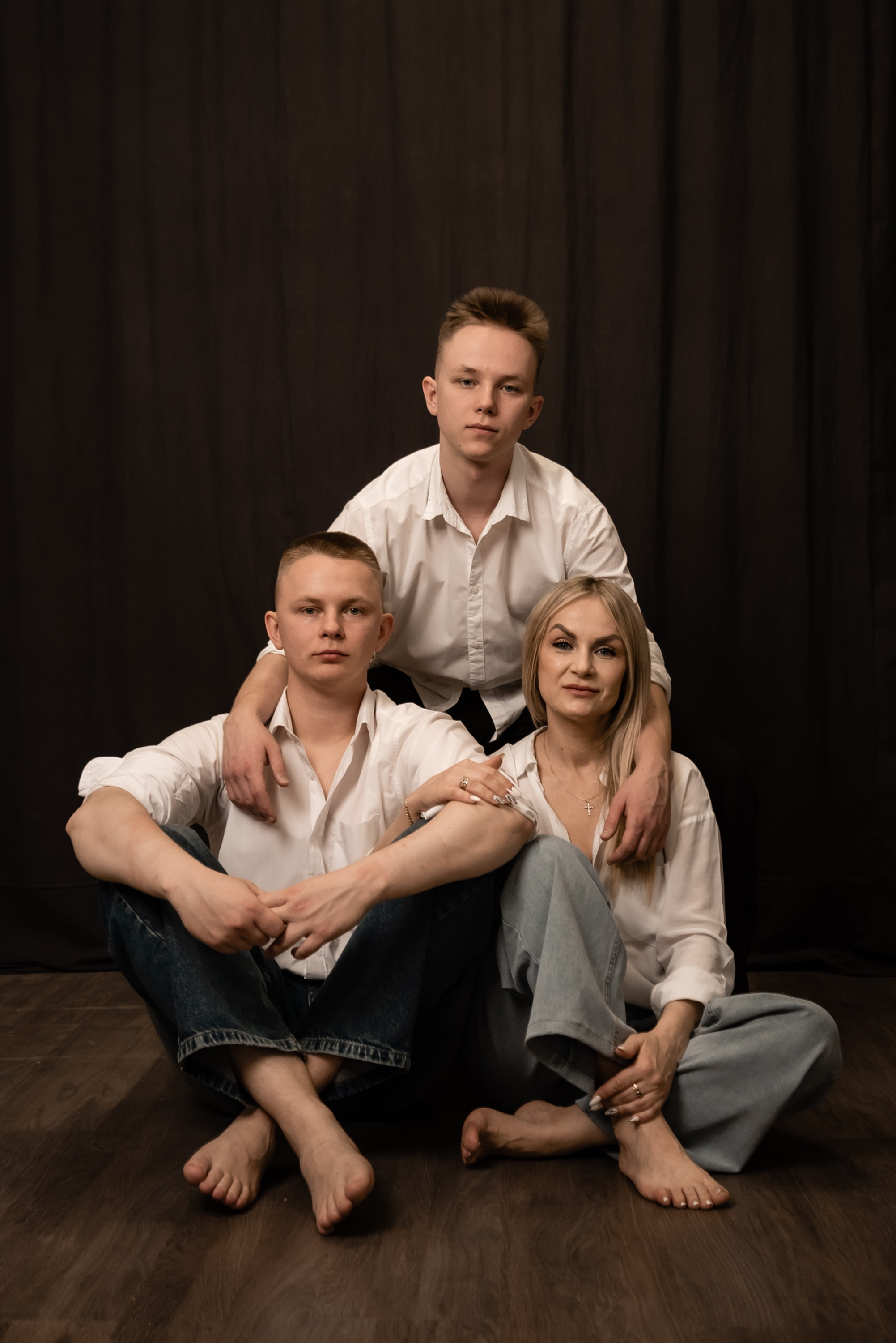 Семейная съемка в студии. Фотограф Тула творческие фотосессии недорого Ольга Ромашина