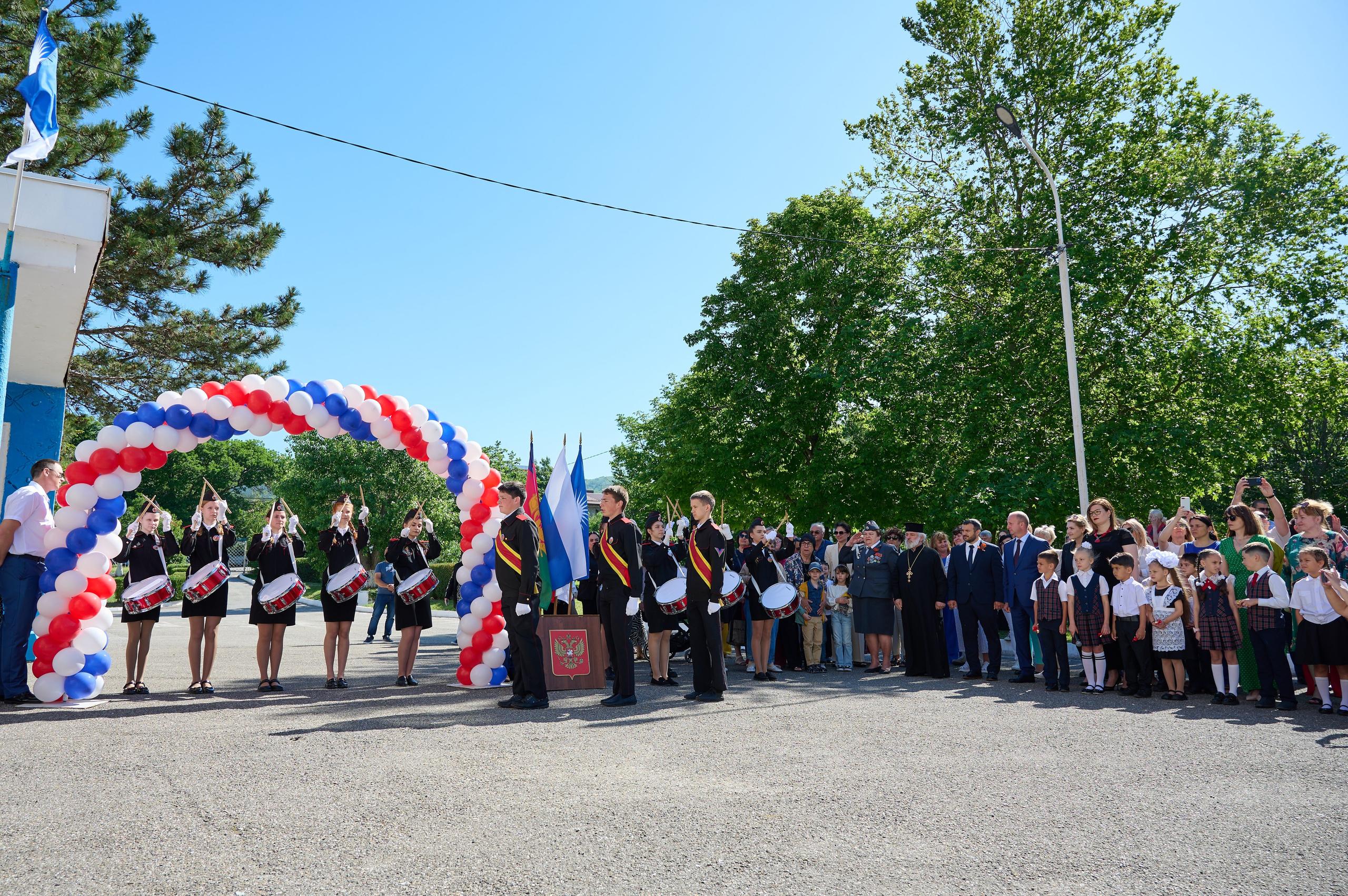 Последний звонок. Жизнь курорта Кабардинка в фотографиях