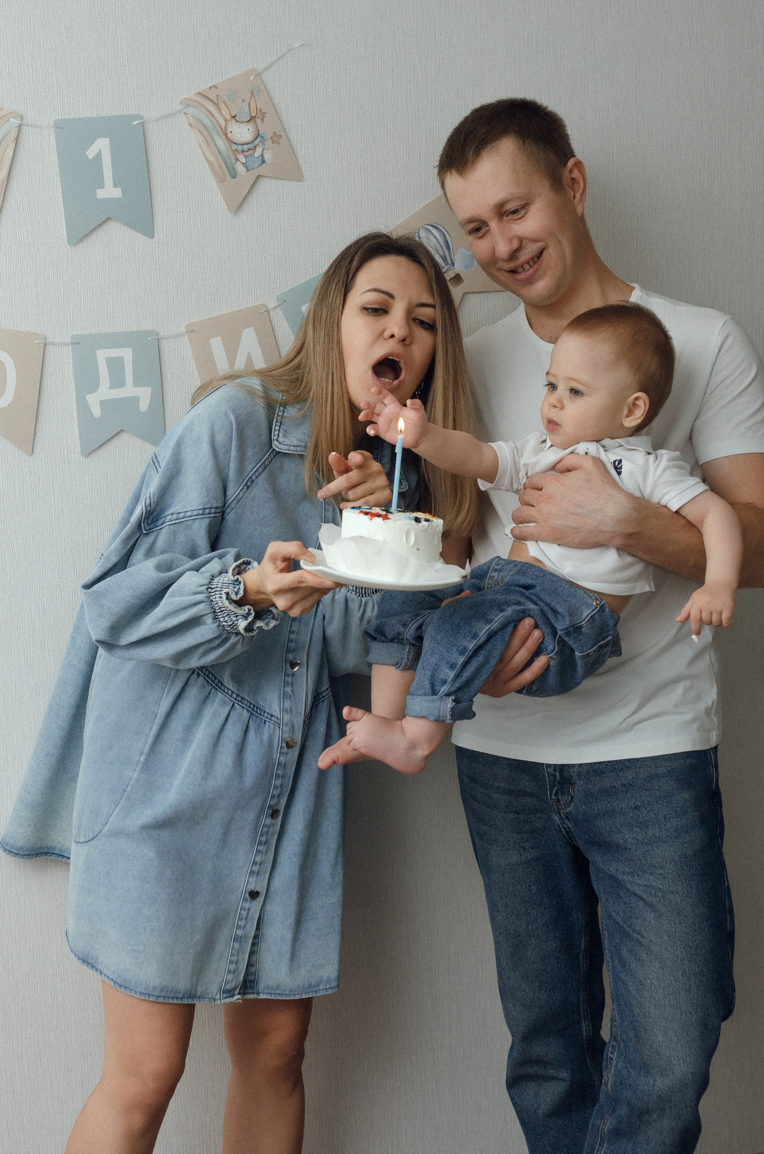 Света, Кирилл и маленький Максим. Семейная домашняя съемка. Семейный фотограф в Барнауле Ирина Ястребова