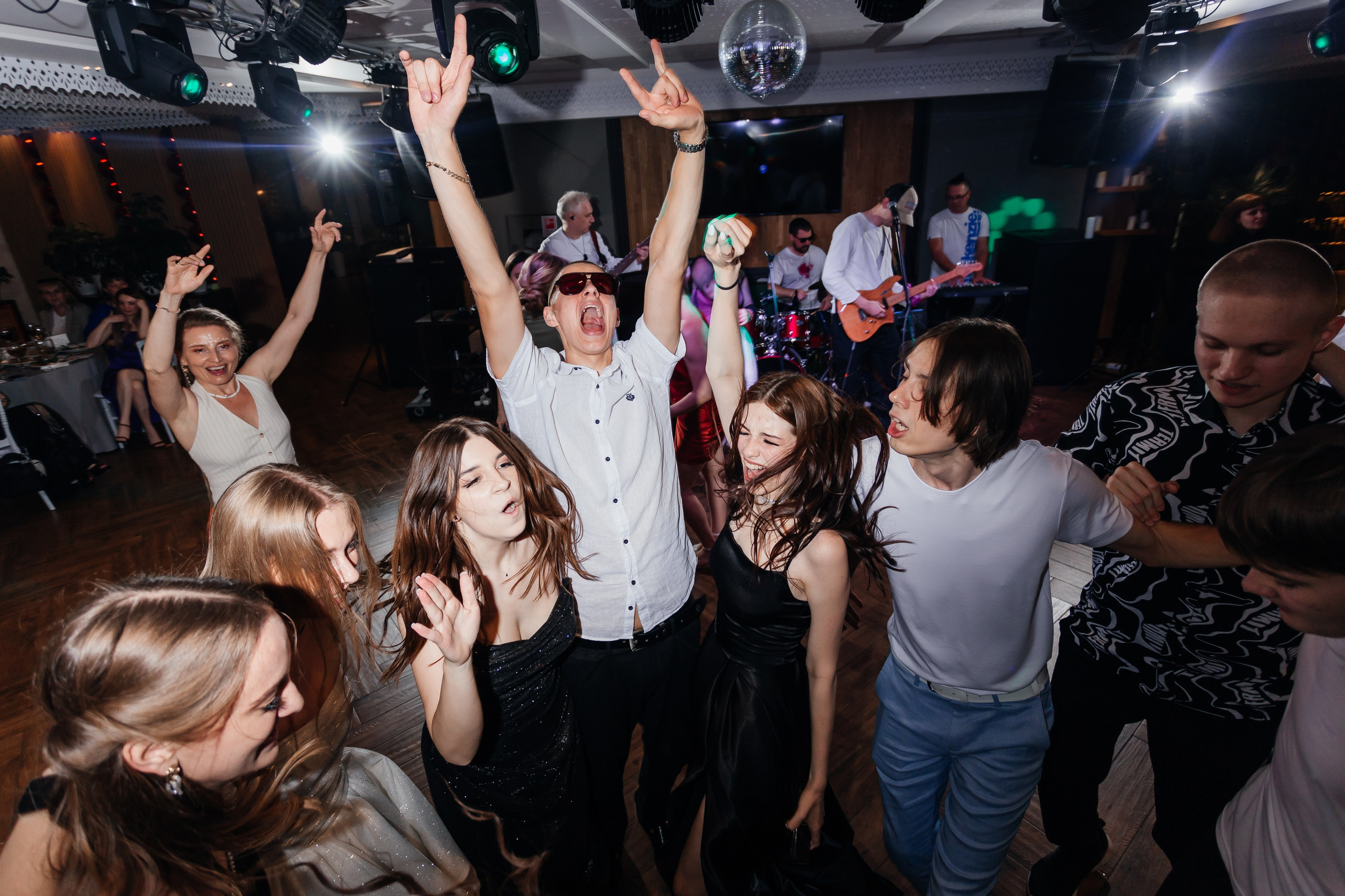 Выпускной 11 «А». Школа № 42. Свадебный фотограф в Краснодаре Николай Крауз