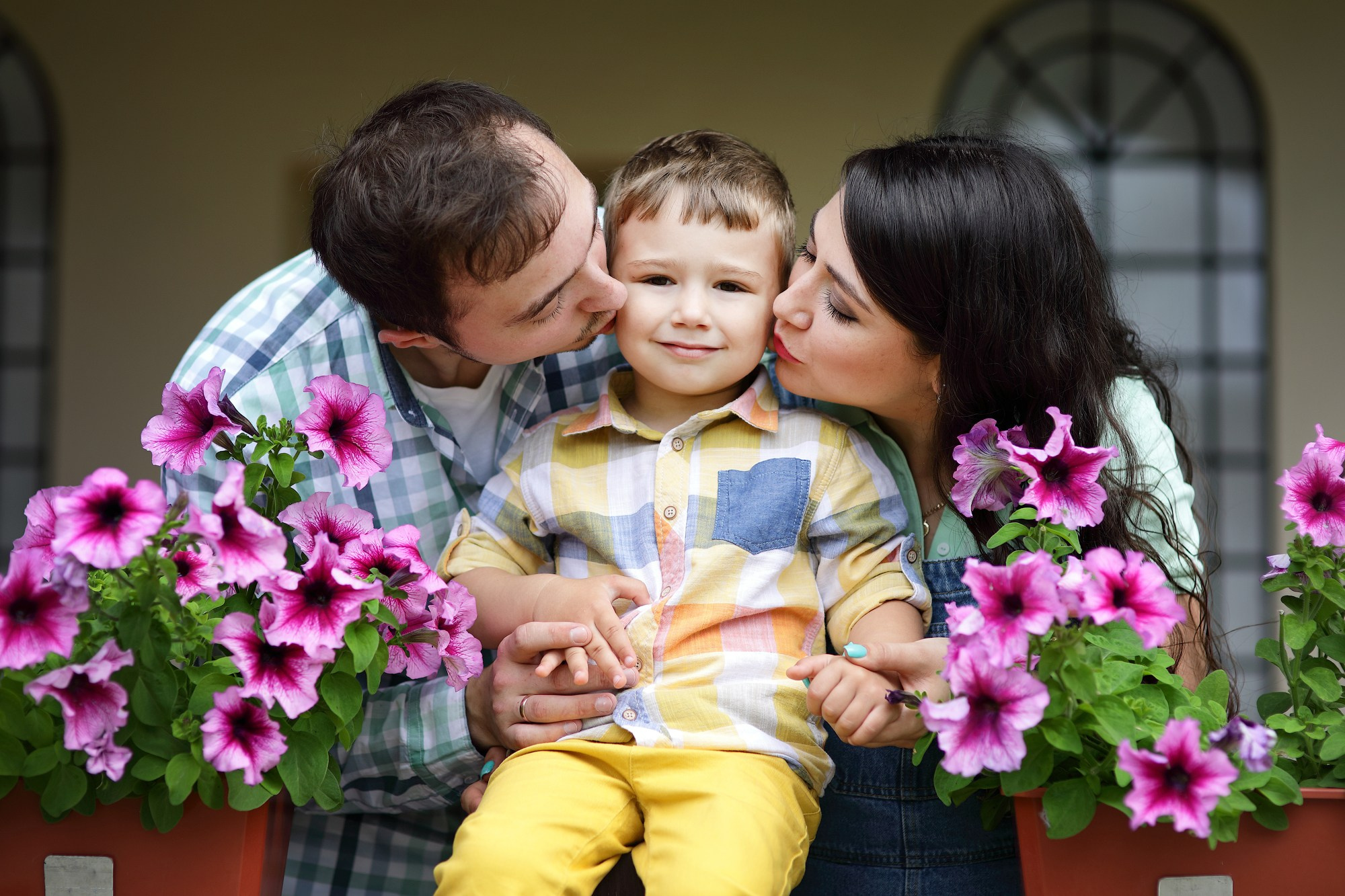 Семейные фотосессии на улице. Свадебный и семейный фотограф и видеограф в Екатеринбурге Полянские Тимур и Анастасия