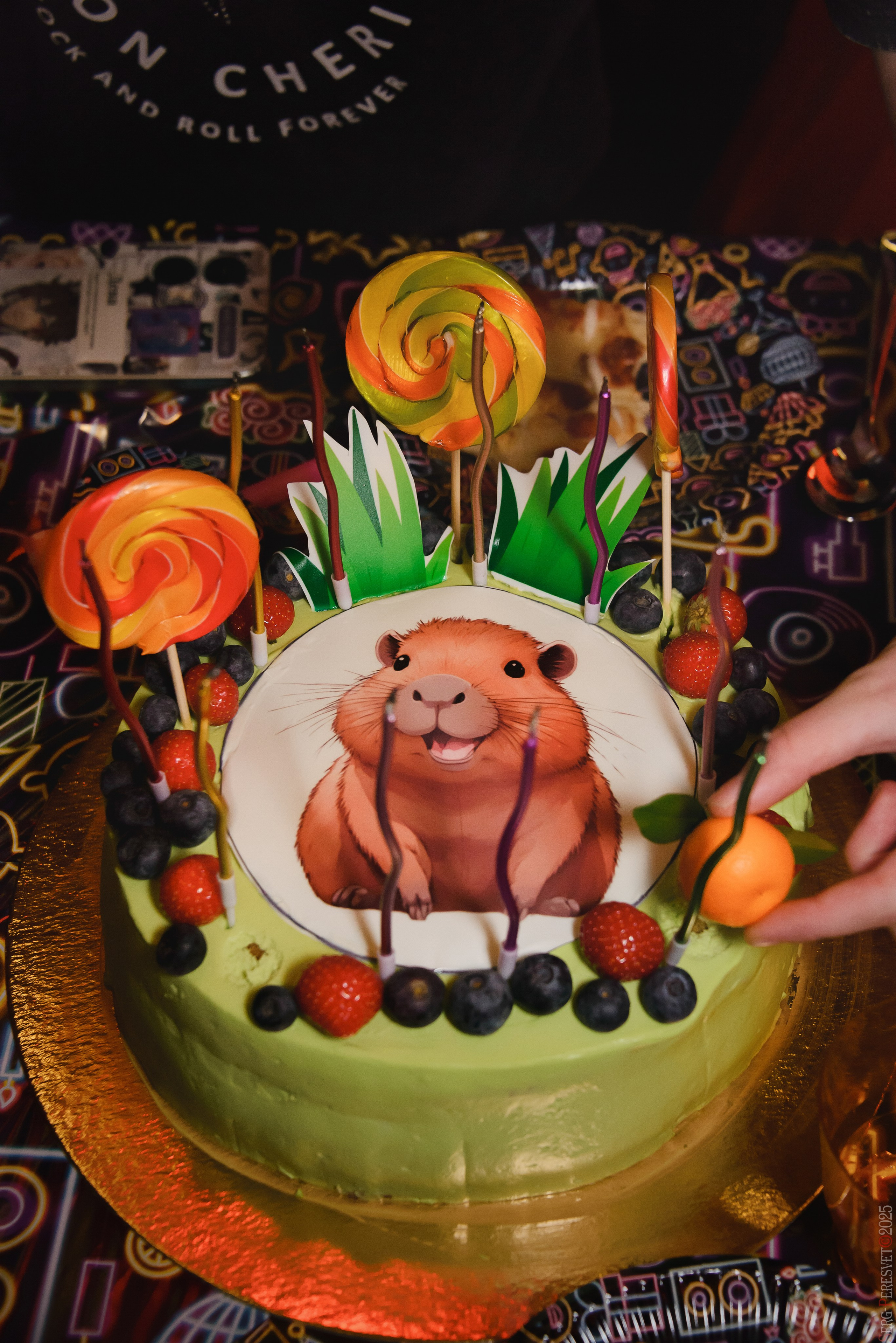 День рождения — шоу 2024-25: мафия, сахарная вата, бумажная дискотека, пиньята, зеркальный лабиринт. Ваш фотограф на праздник в Москве, Раменском, Жуковском, Люберцах