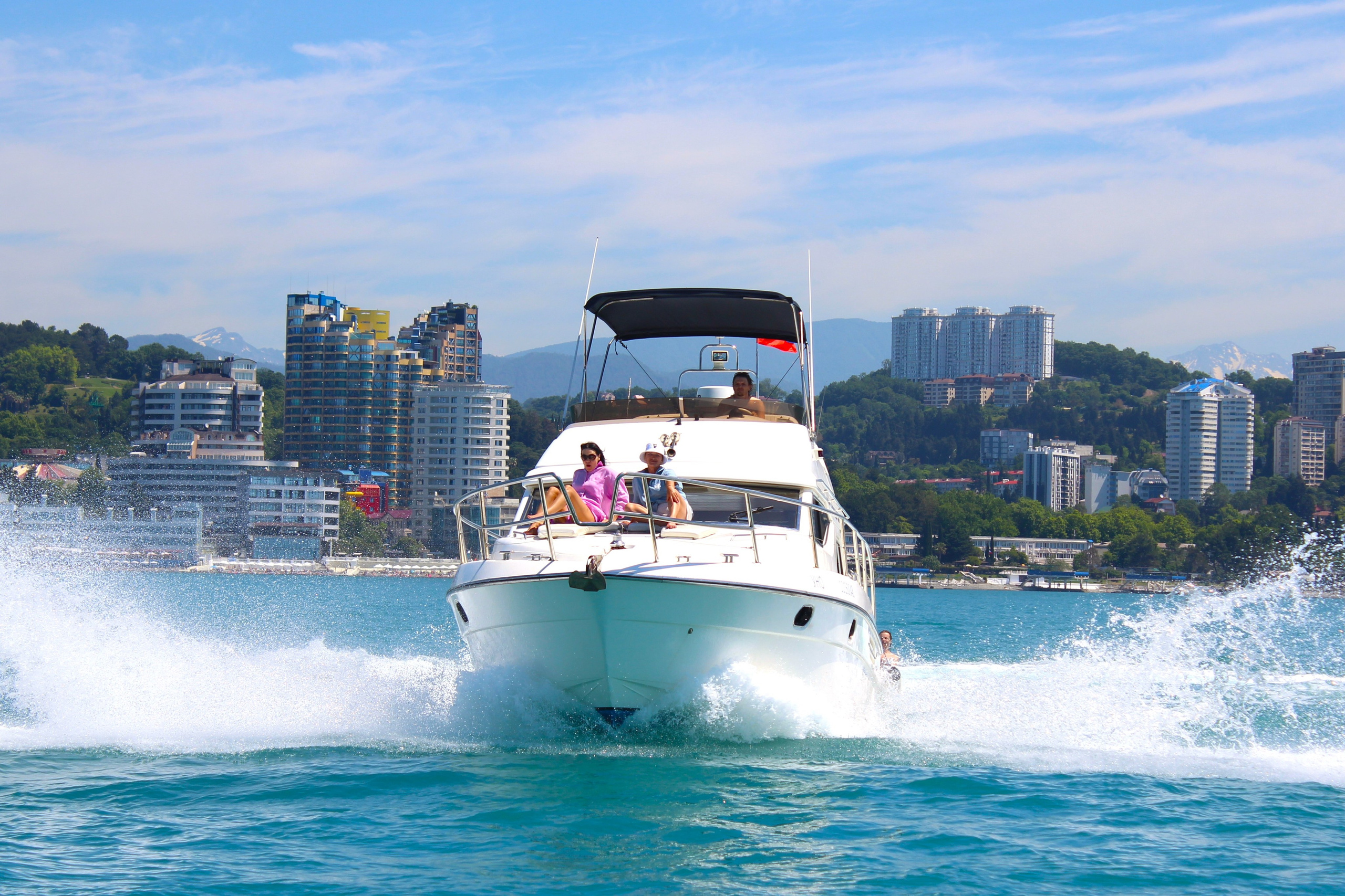 Яхта Уно Аренда Яхты в Сочи Яхтанаморе YACHTNAMORE YACHTANAMORE