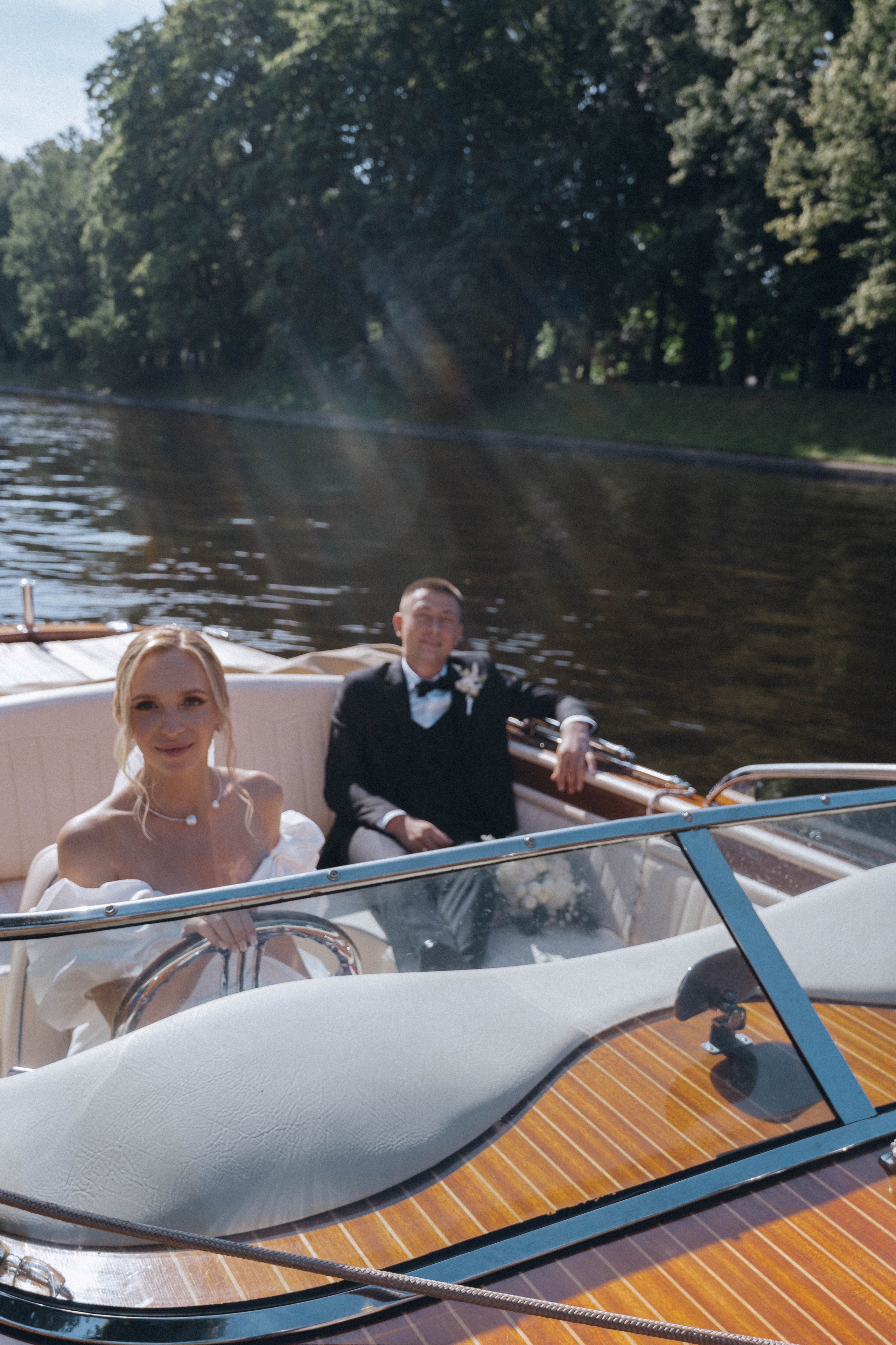 СВАДЕНБНАЯ СЬЕМКА НА КАТЕРЕ ПО КАНАЛАМ САНКТ-ПЕТЕРБУРГА И В АКВАТОРИИ НЕВЫ. Профессиональный фотограф, Санкт-Петербург — Виктория Богомолова