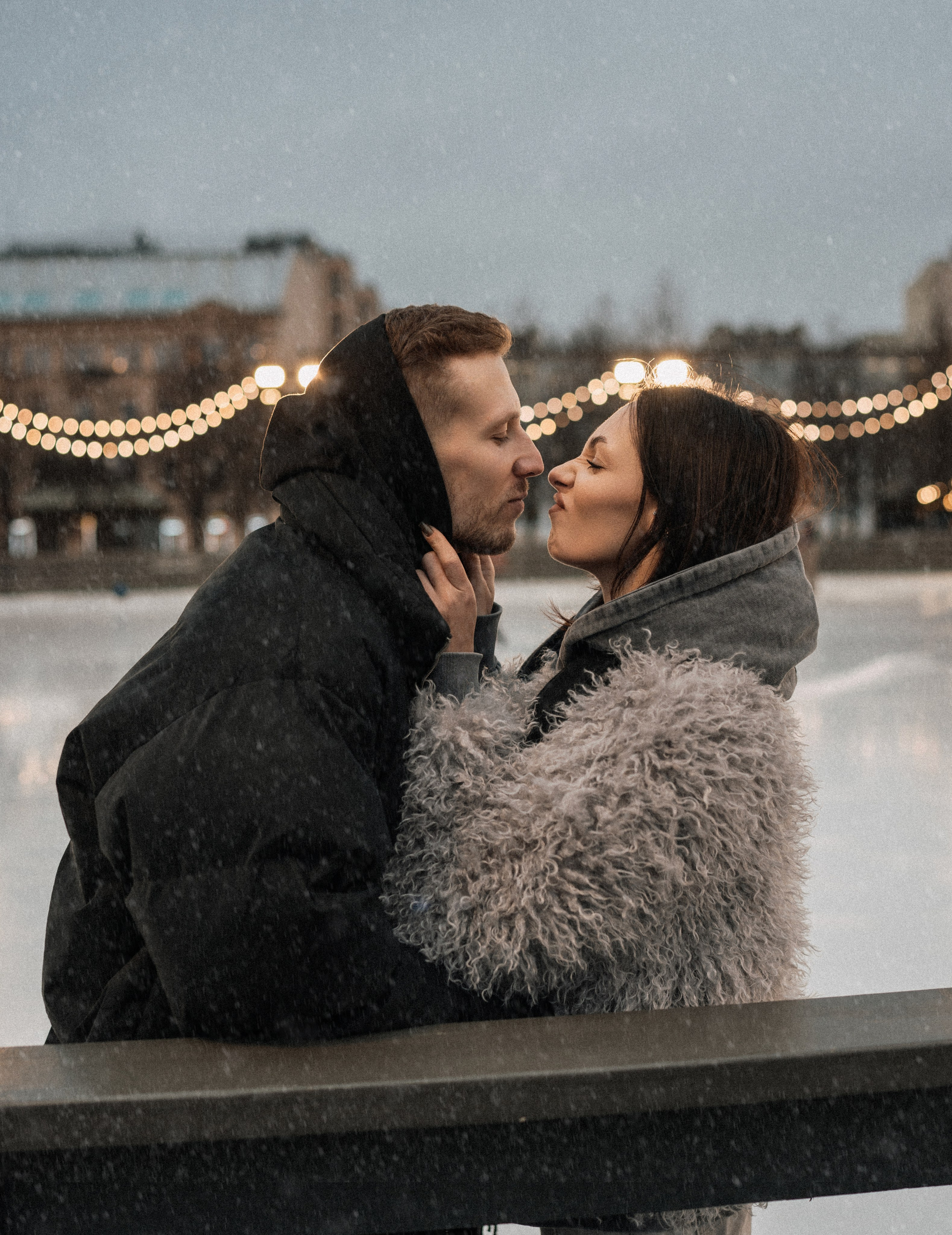 Парная фотосессия на катке. Федосова Елизавета - фотограф Санкт-Петербург. Фотосессия Новая Голландия.