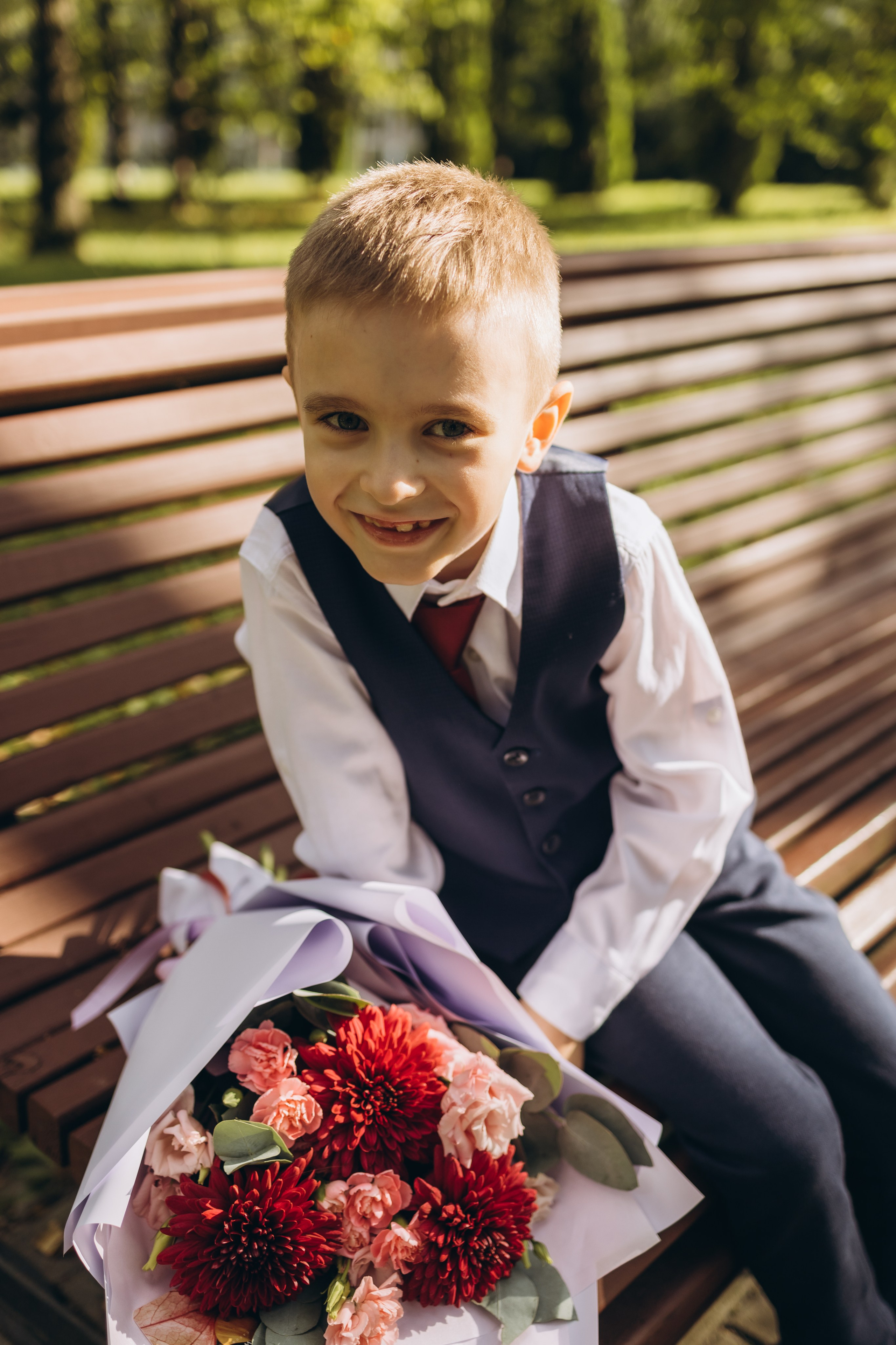 Первая школьная фотография Димули (1.09.2025 г.) г. Обнинск (Калужская обл.). Надежда Стар семейный и церковный фотограф в Жукове и Калужской области