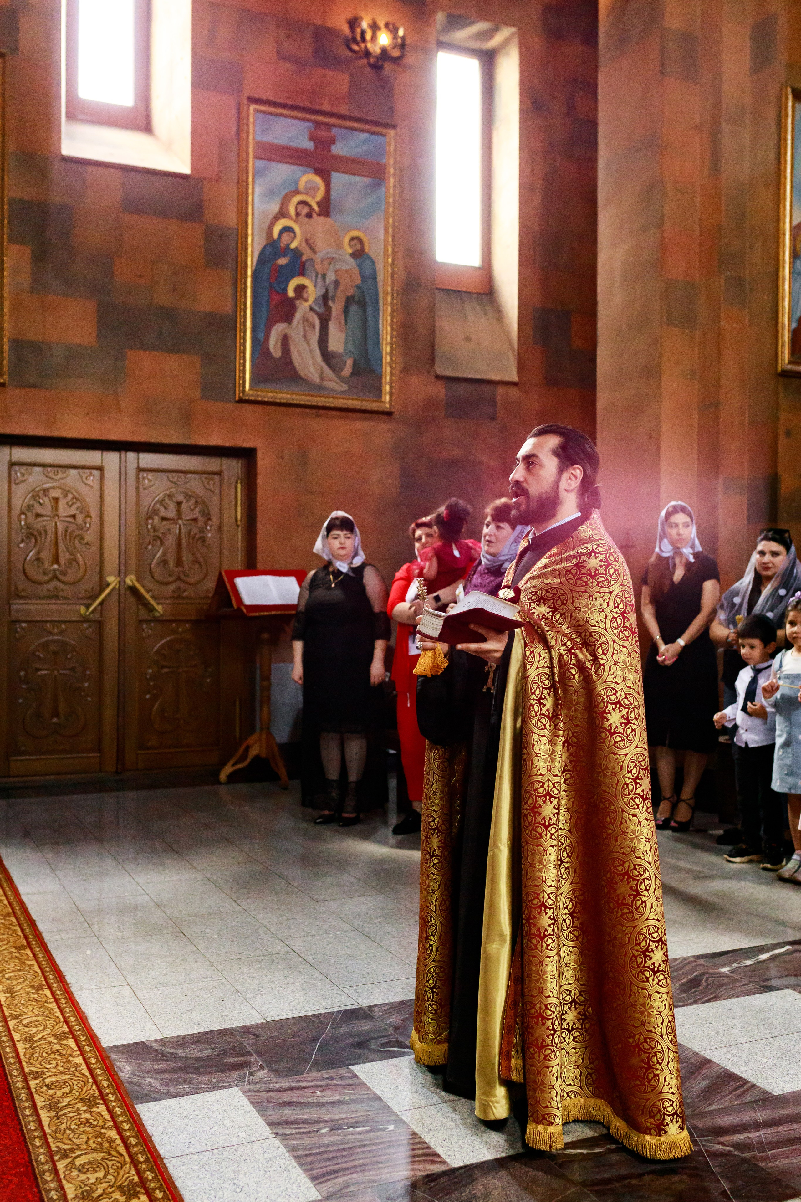 Таинство Крещения в Армянской церкви. Фотограф Тверь. Свадебные, семейные, индивидуальные фотосессии