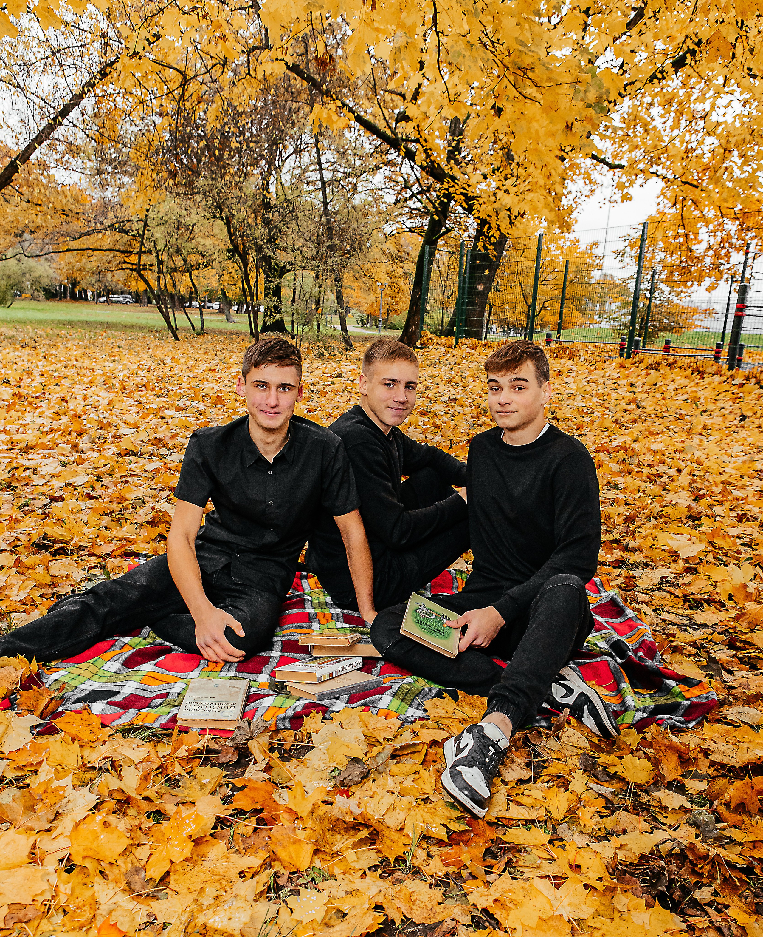 Выпускники 9 класса. LiveBook39 — студия выпускных альбомов Светланы Микишаниной в Калининграде