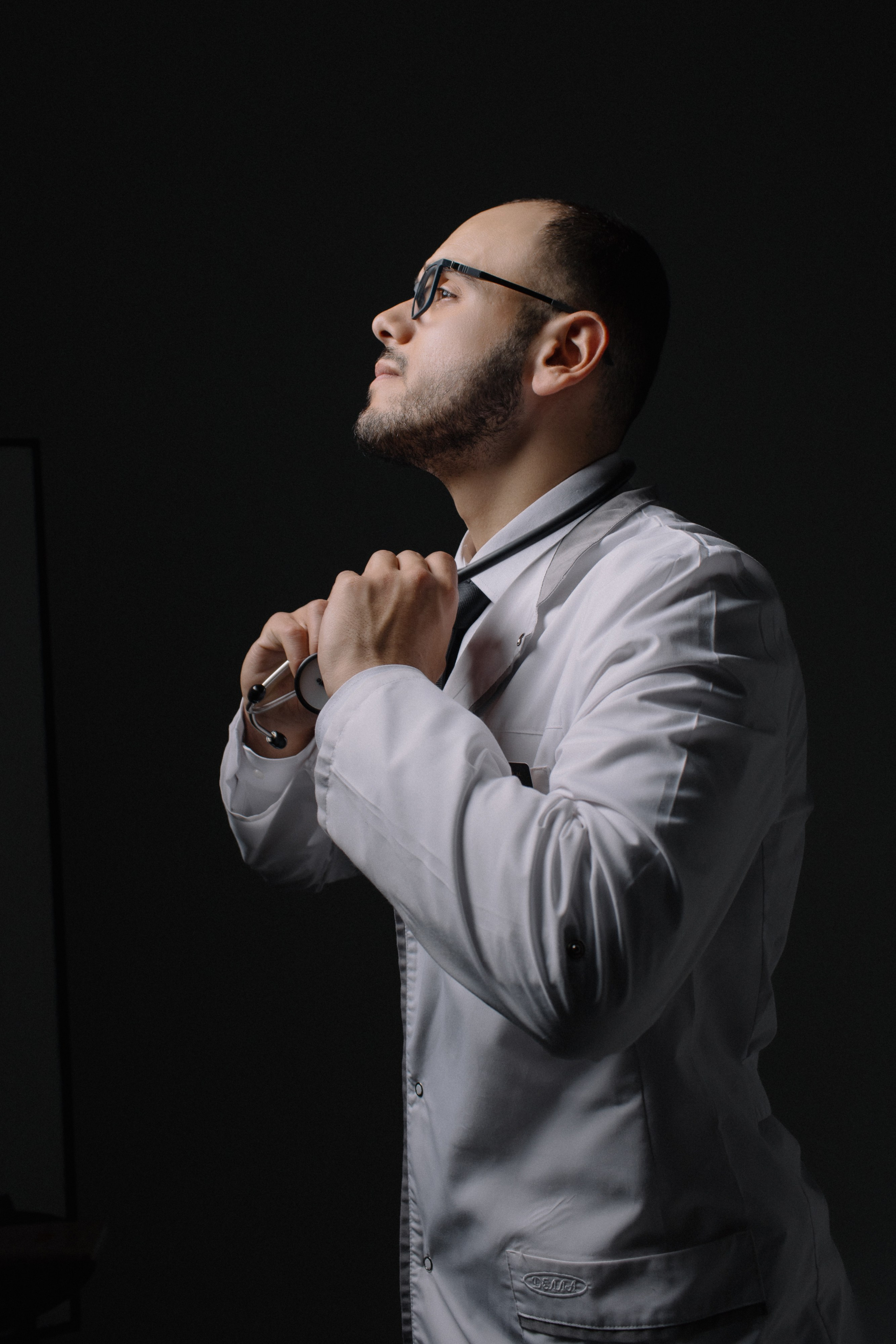 Съёмка для выпускников ГГМУ с элементами контента. Часть 2. Сергеев Алексей. Фотограф