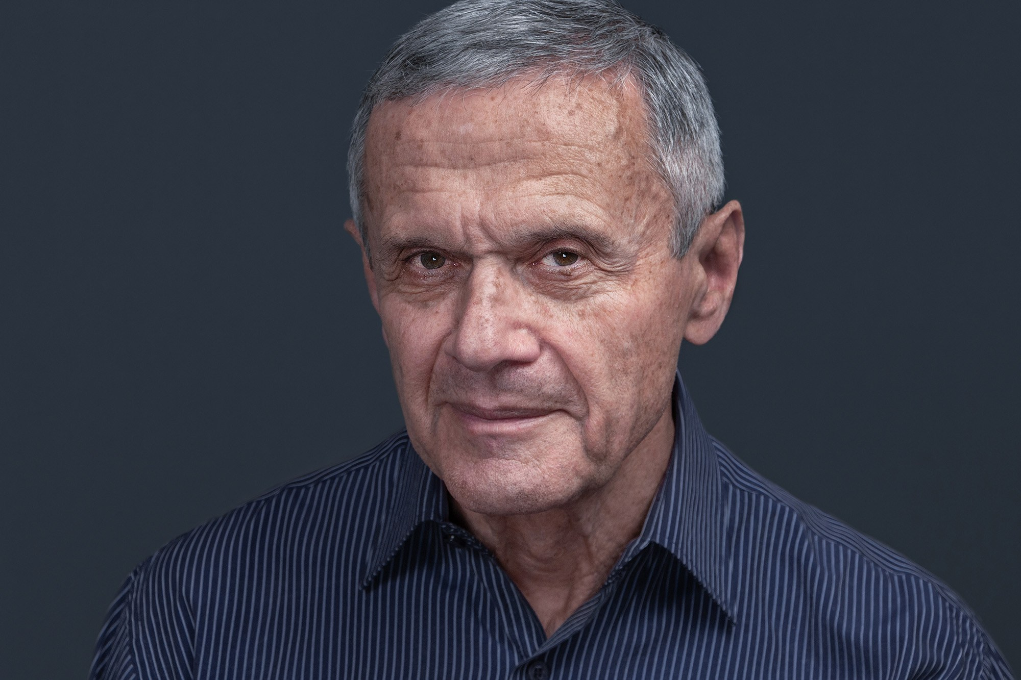 Ассоциированный фотограф. Бизнес-портрет | Хедшот-фотограф | Студия делового портрета в Москве