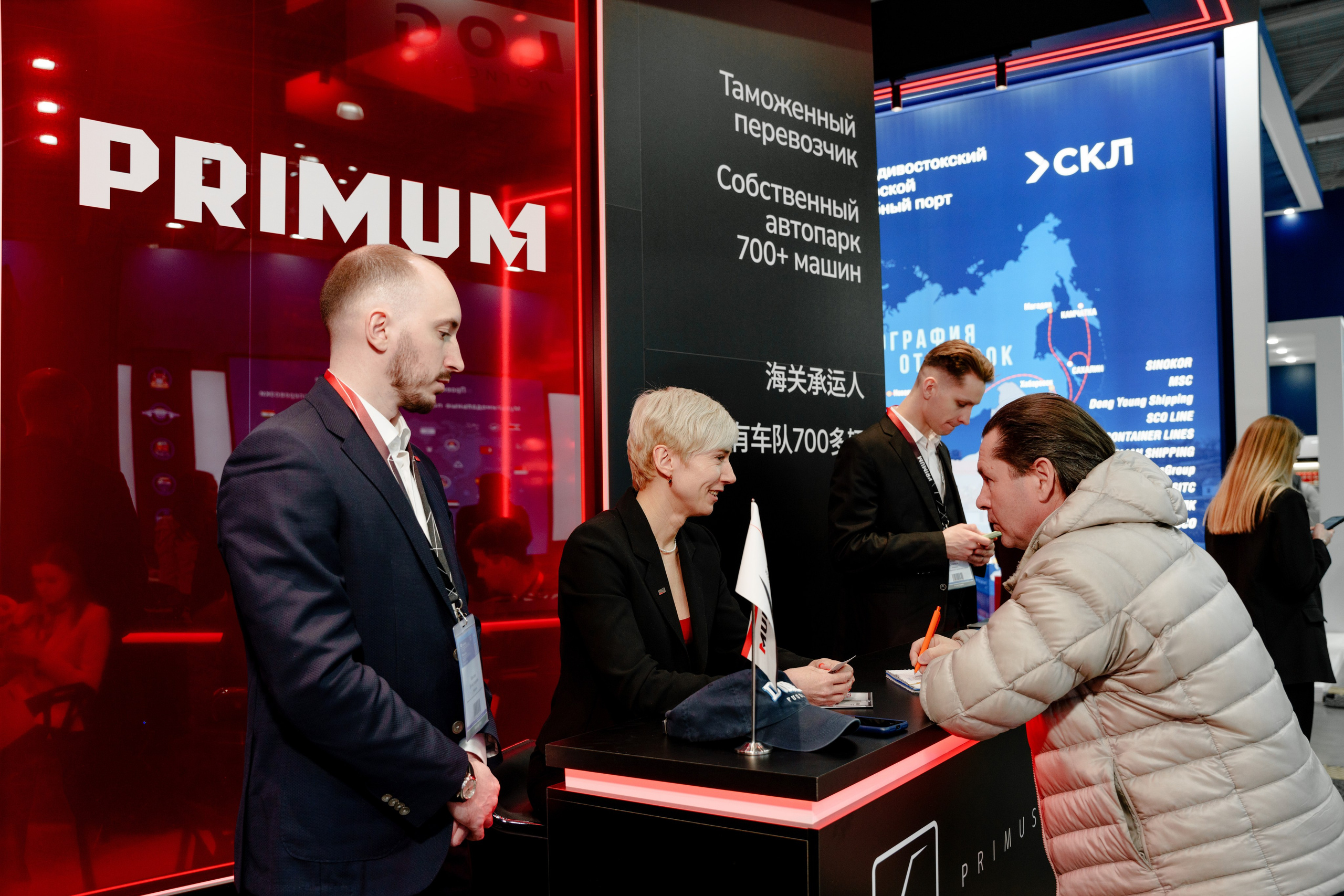 Репортажный фотограф на экспо Крокус. Репортажный фотограф Москва Сергей Дружинин