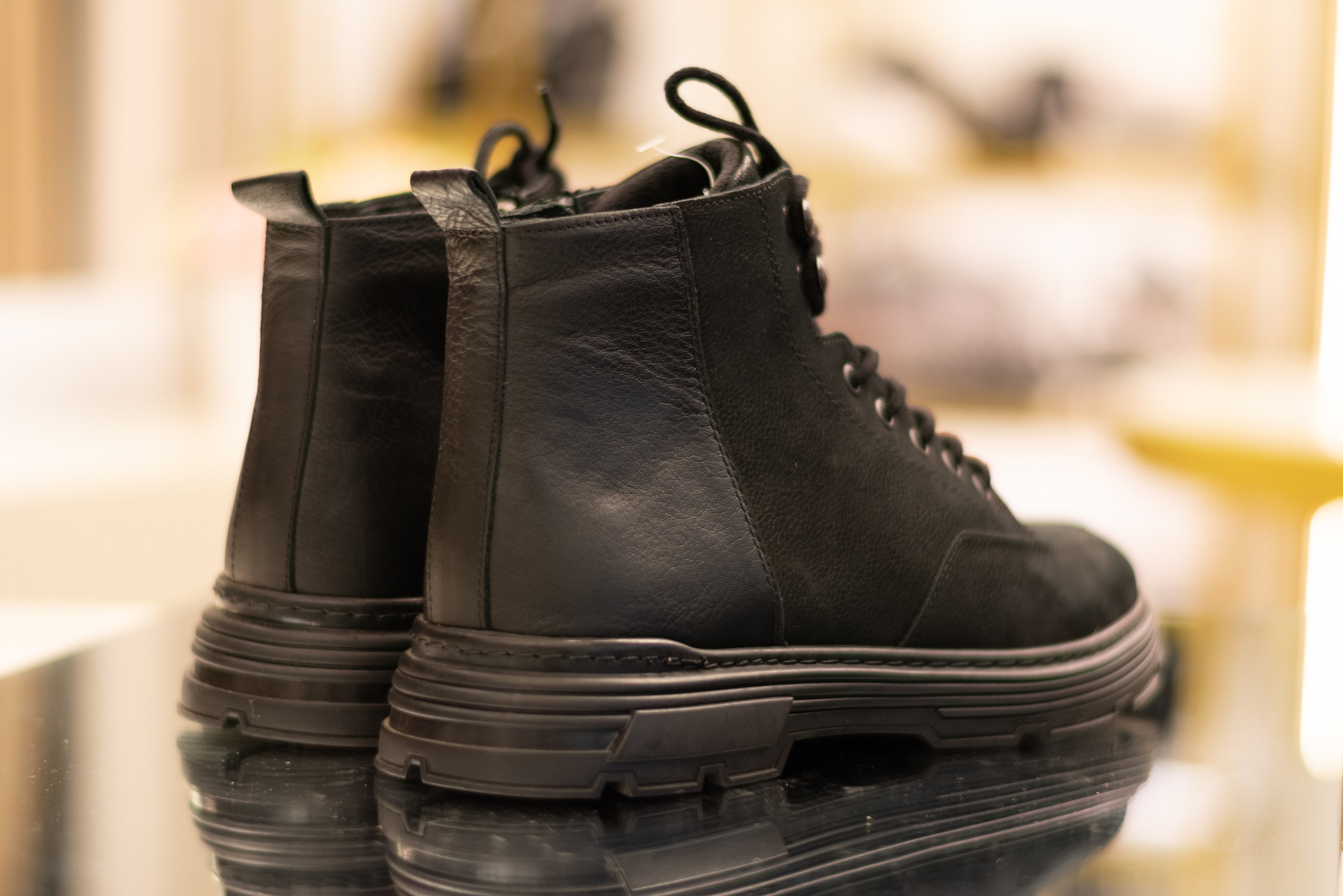 Для организаций. Предметная фотосессия для обувного магазина Capsula. Фотограф/видеограф Богдан Голованов